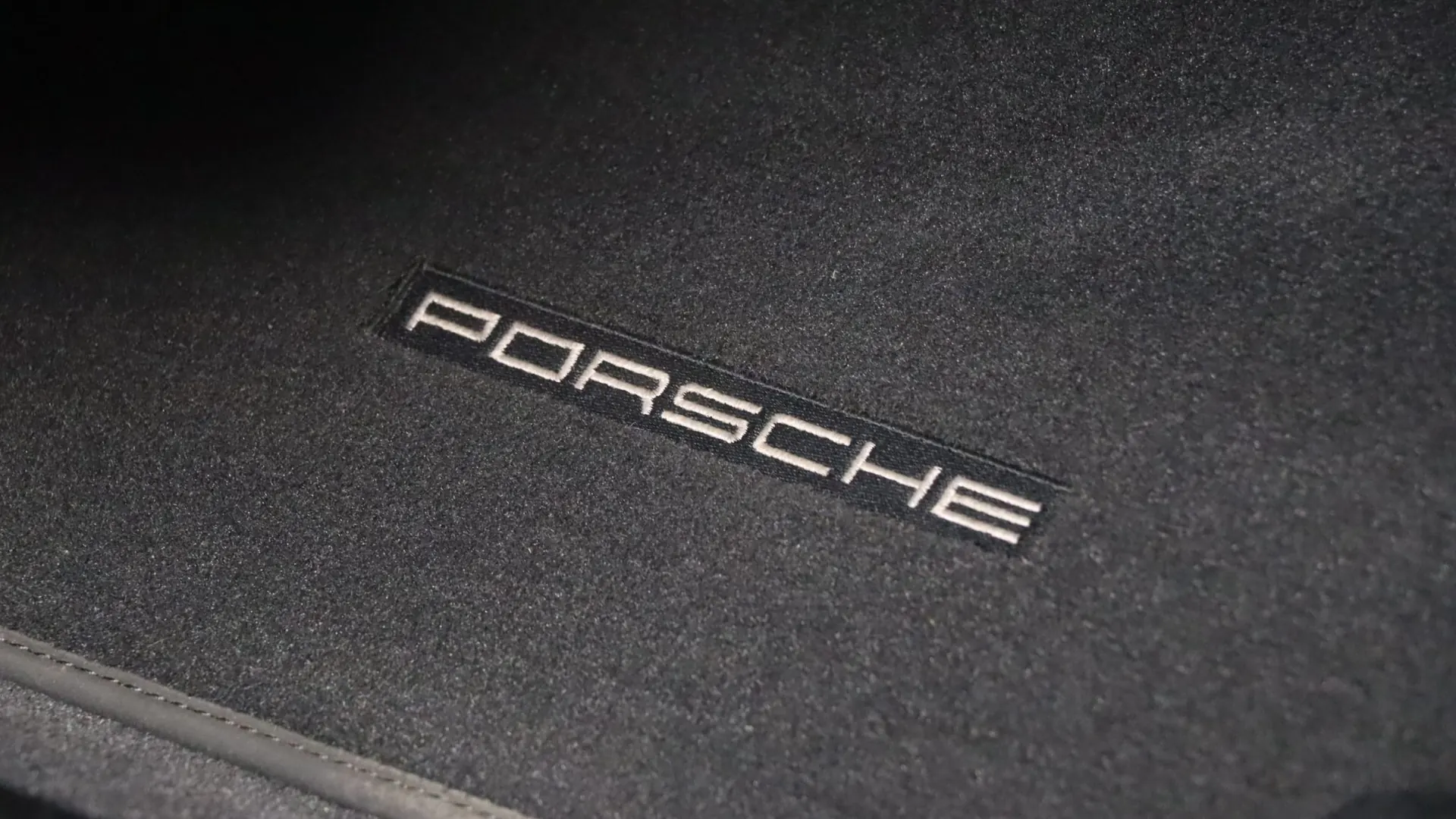 Porsche 911 — photo 16