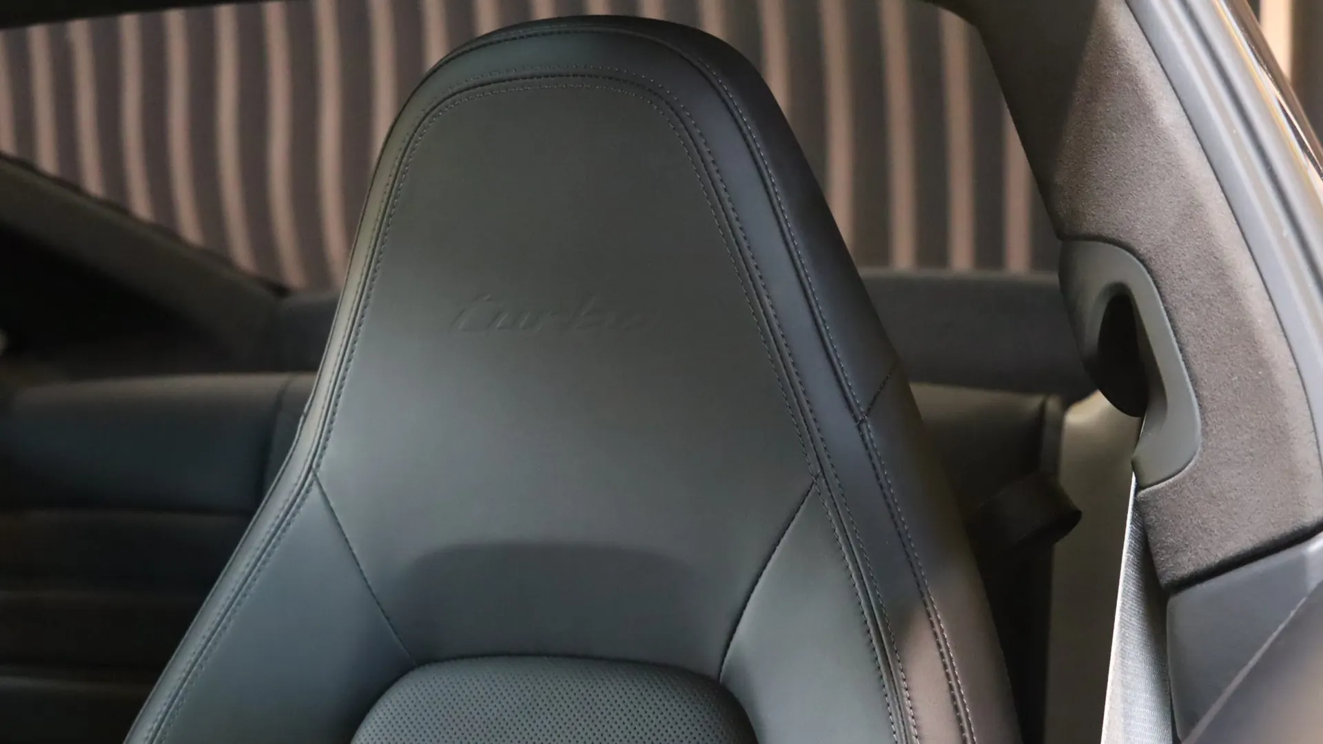 Porsche 911 — photo 40