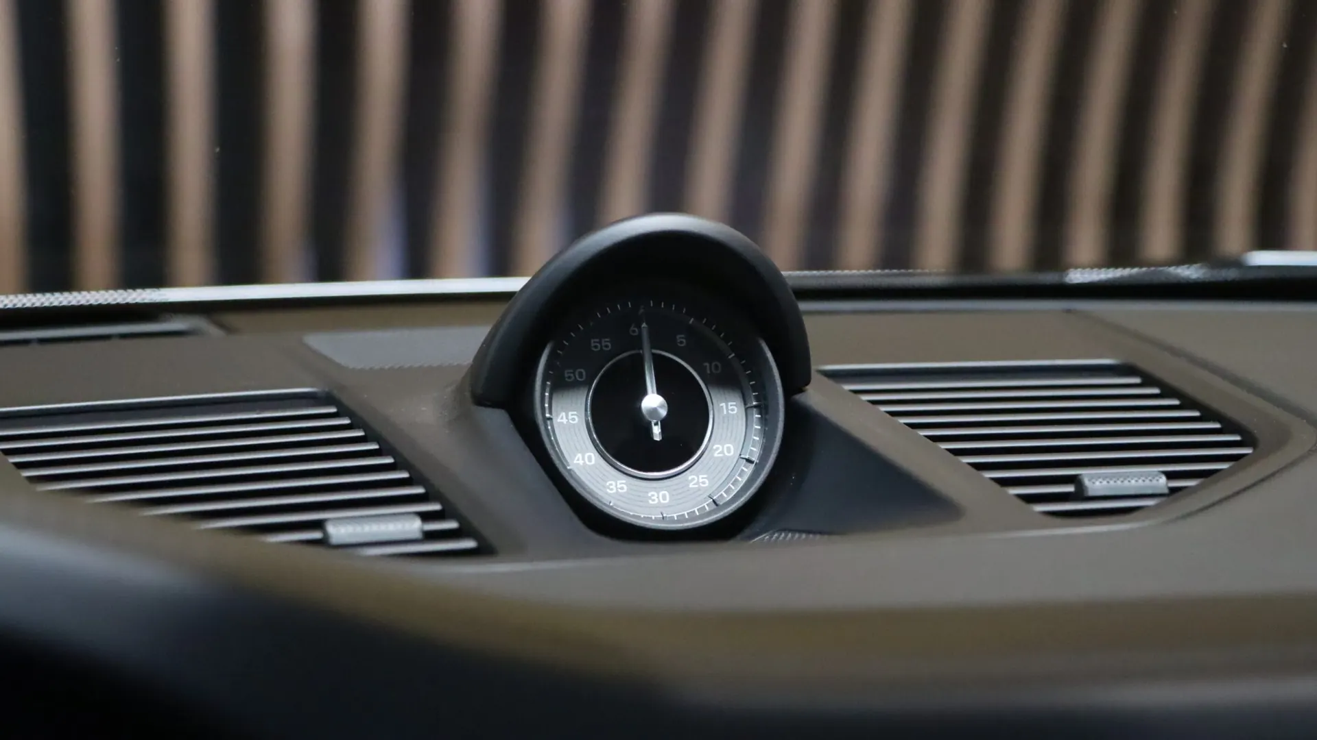 Porsche 911 — photo 29