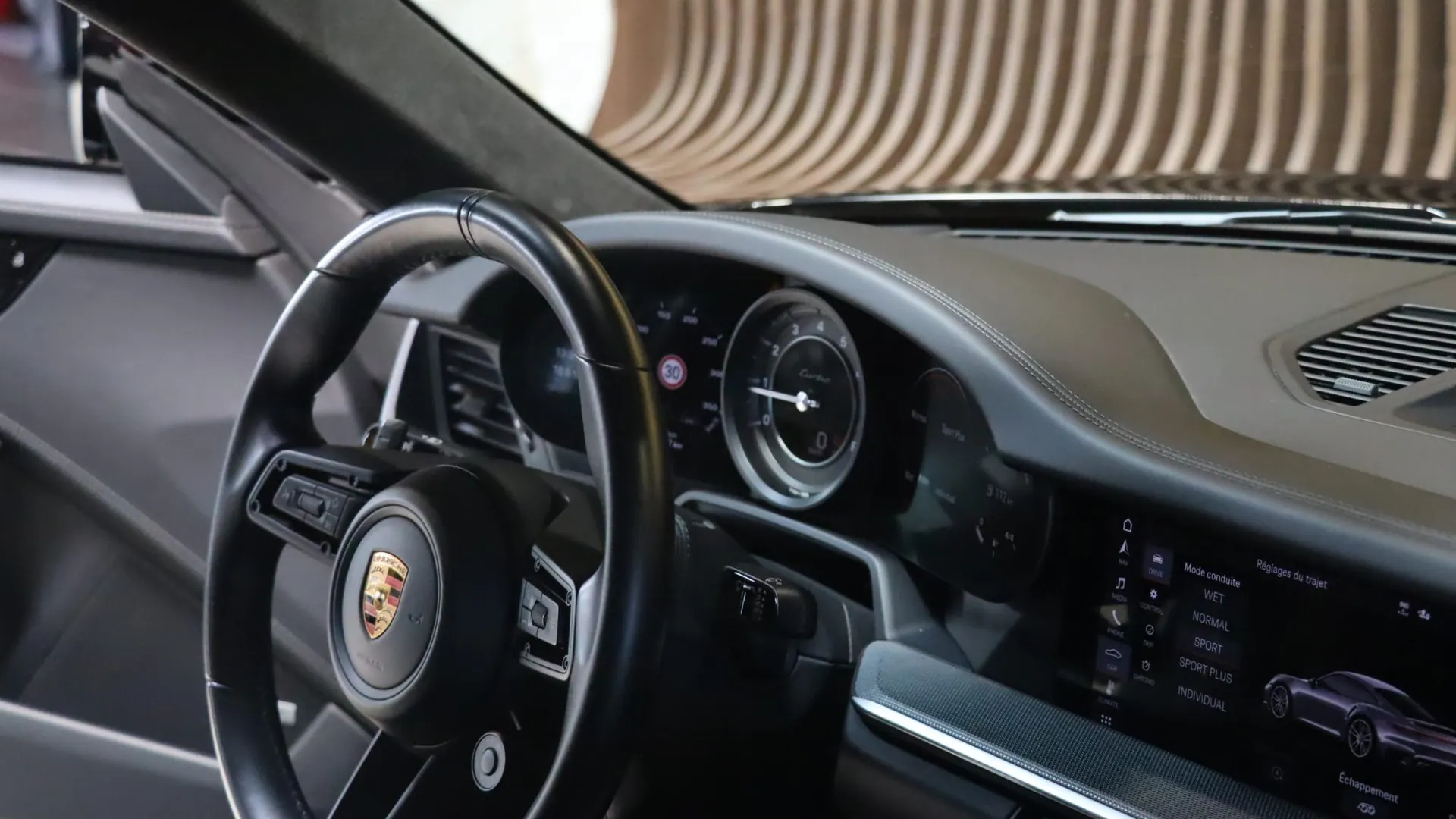 Porsche 911 — photo 28