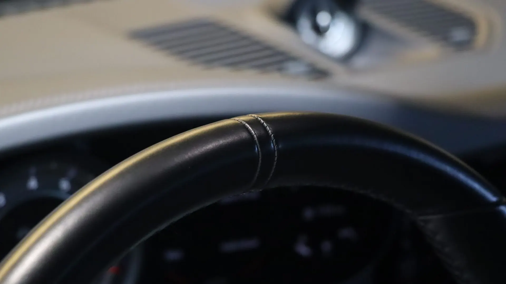 Porsche 911 — photo 25