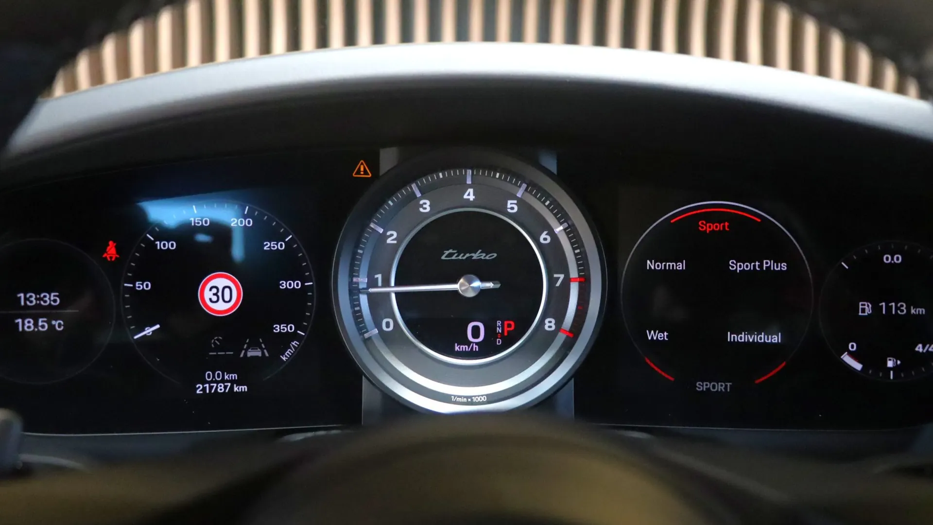 Porsche 911 — photo 26