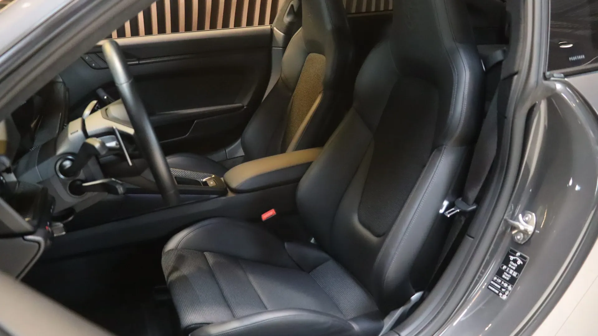 Porsche 911 — photo 6