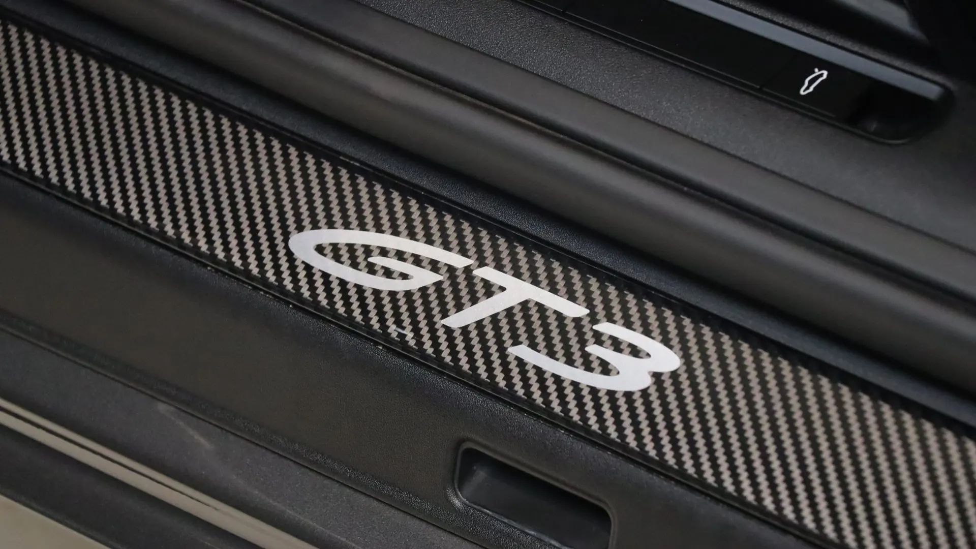 Porsche 911 — photo 14
