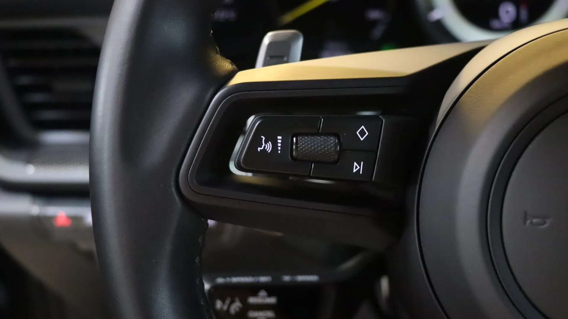 Porsche 911 — photo 20