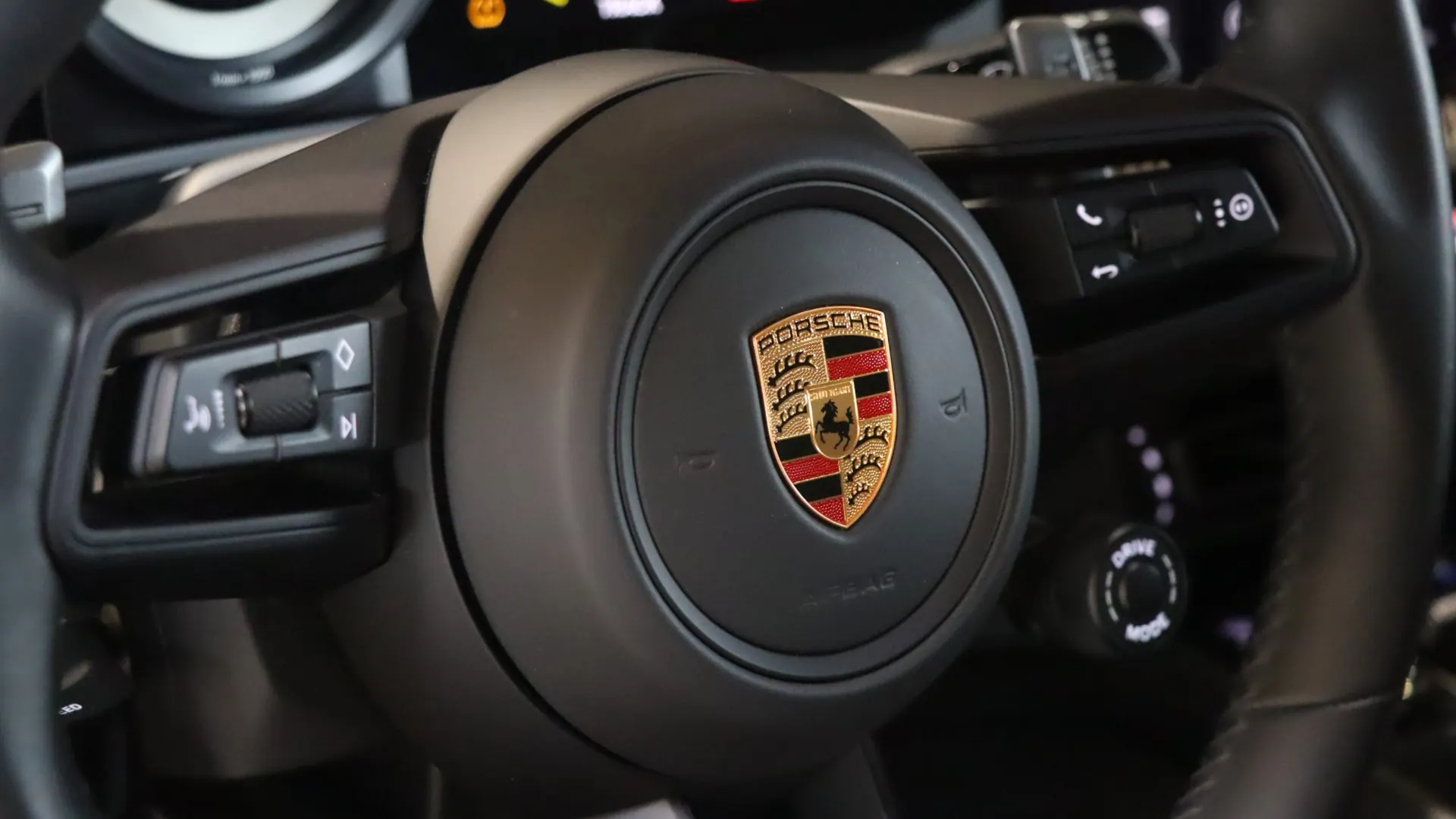Porsche 911 — photo 24