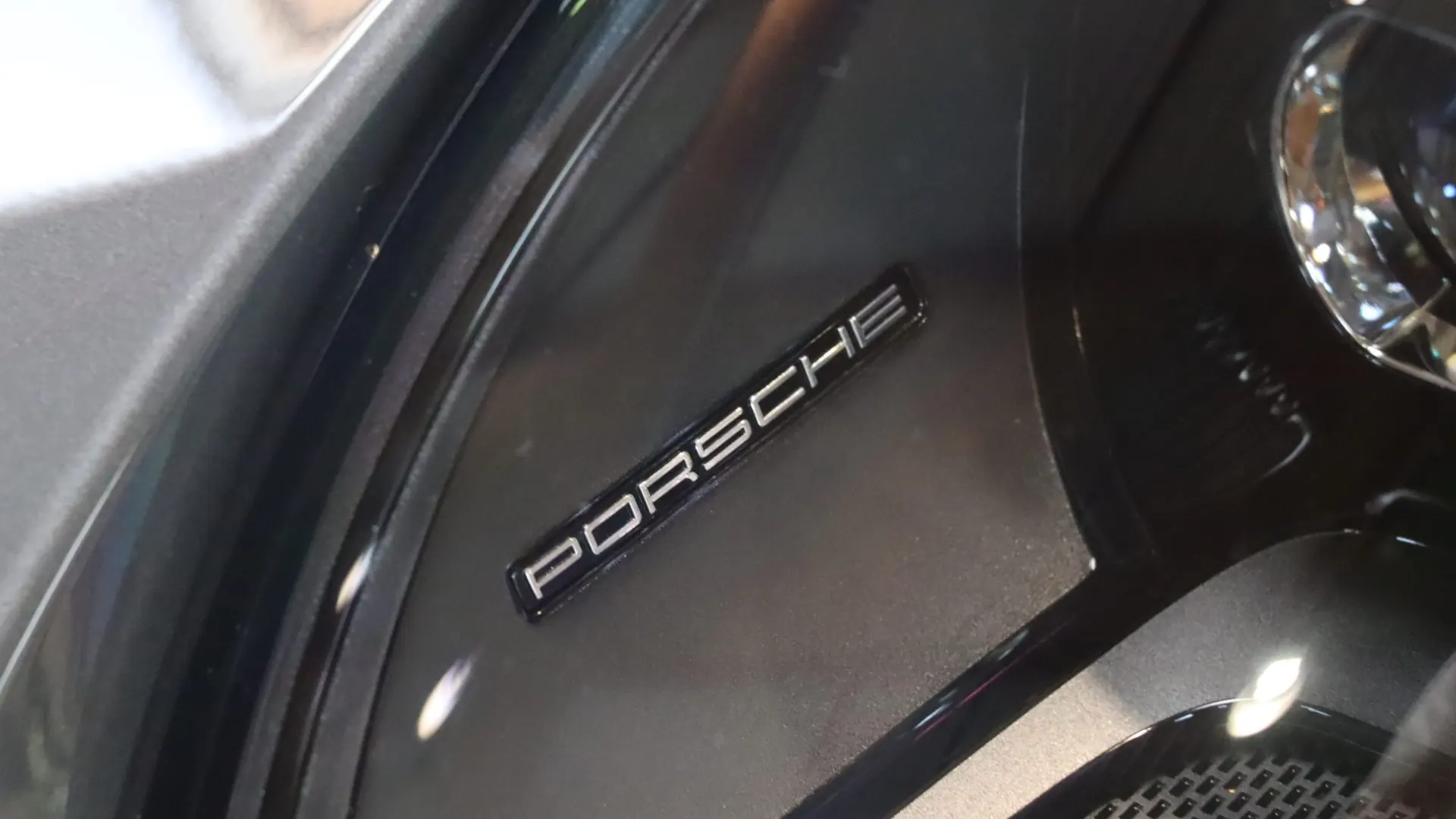 Porsche 911 — photo 42