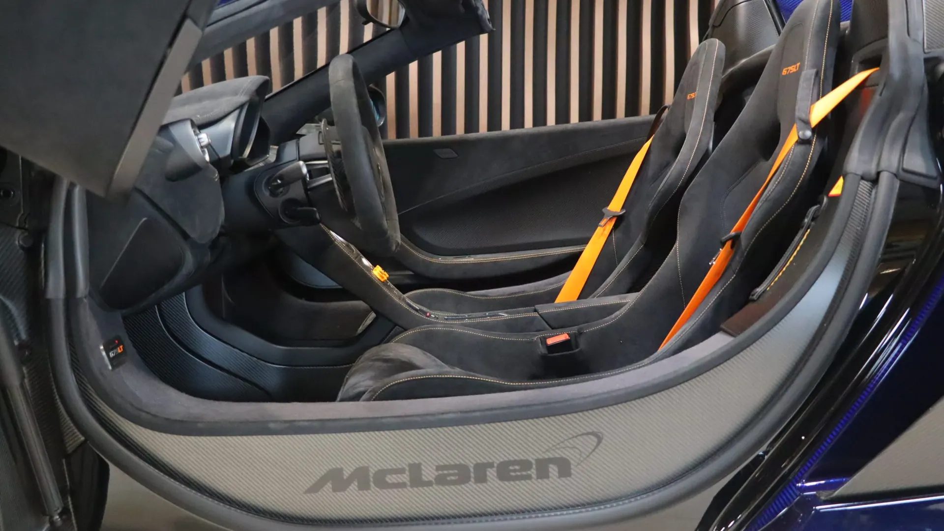 McLaren 675LT — photo 8
