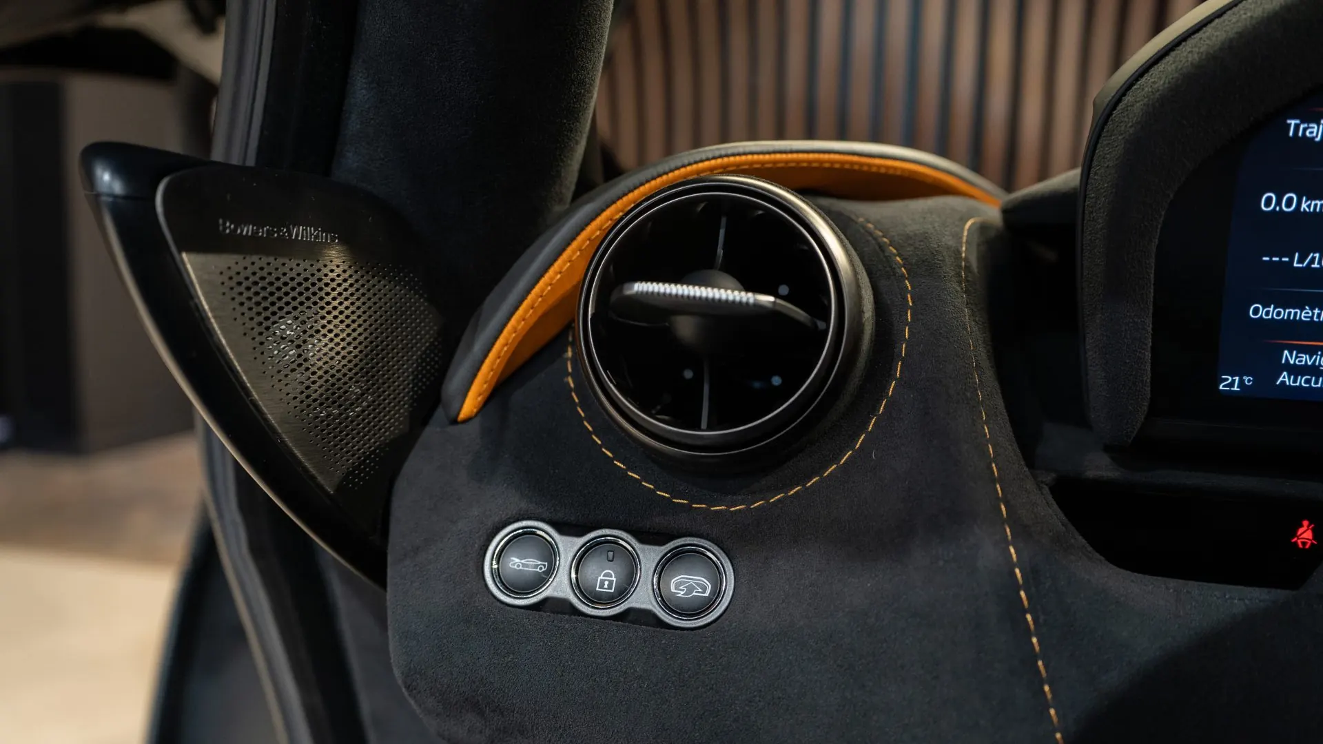 McLaren 720S — photo 14