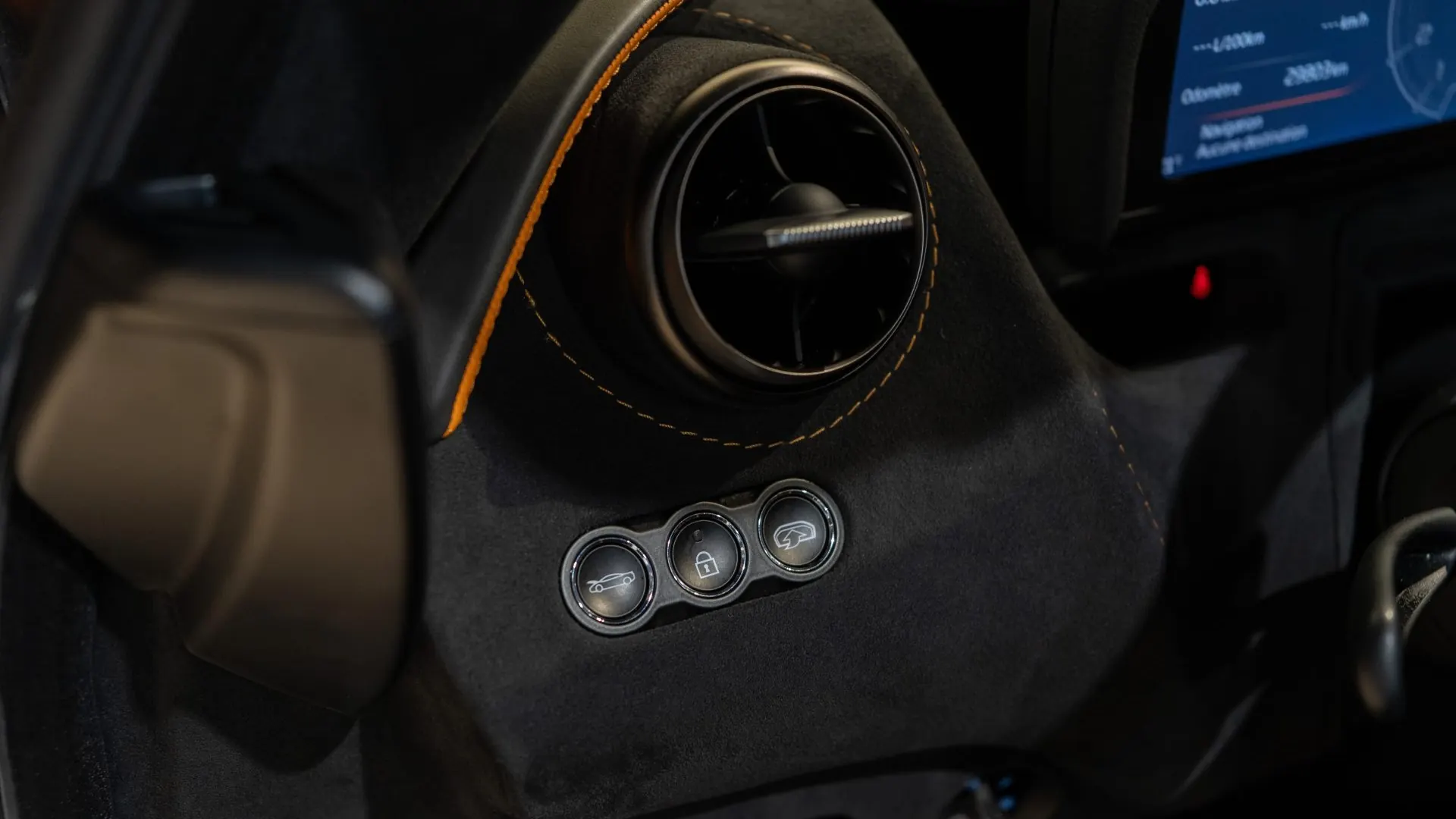 McLaren 720S — photo 22