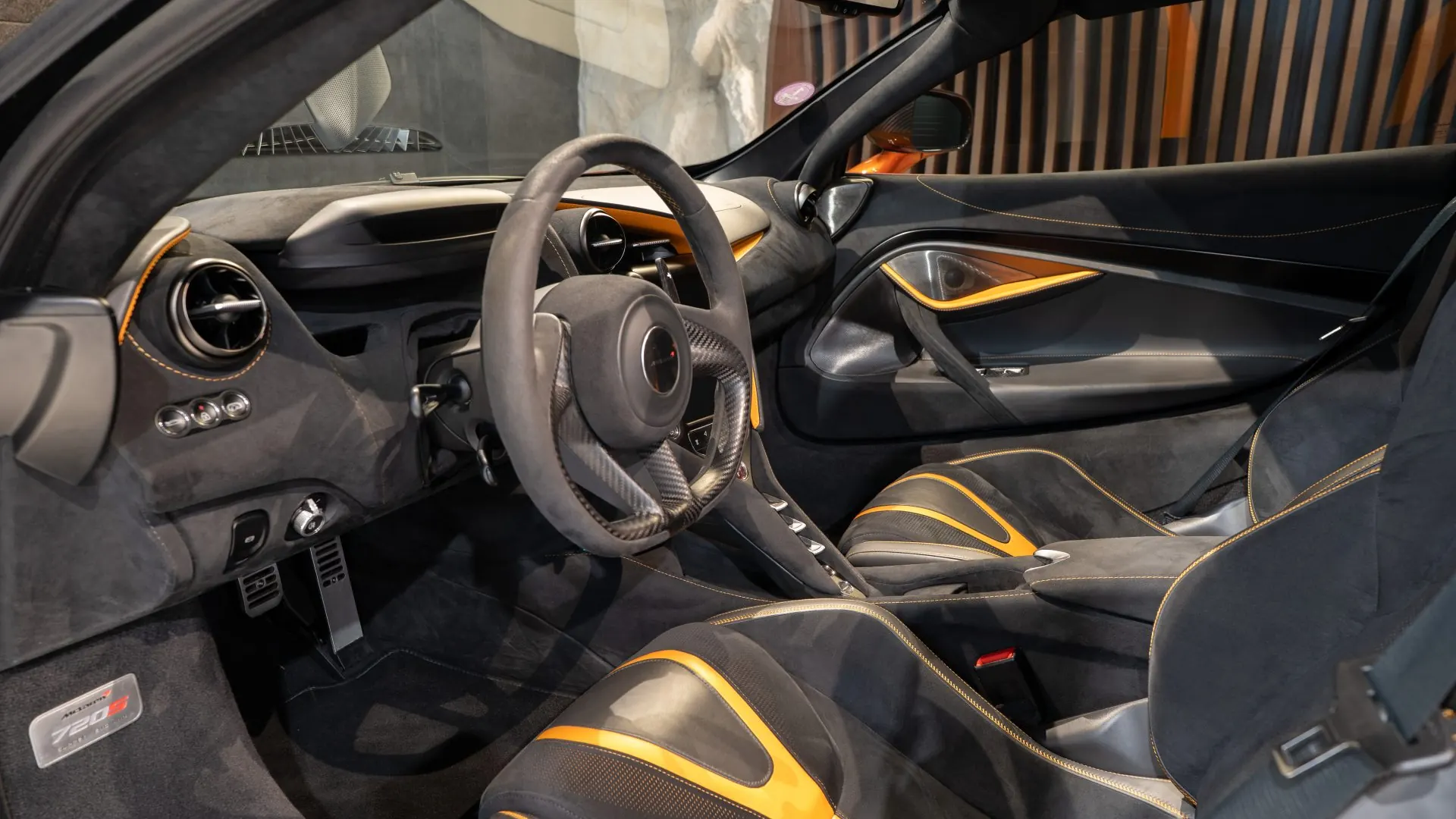McLaren 720S — photo 9