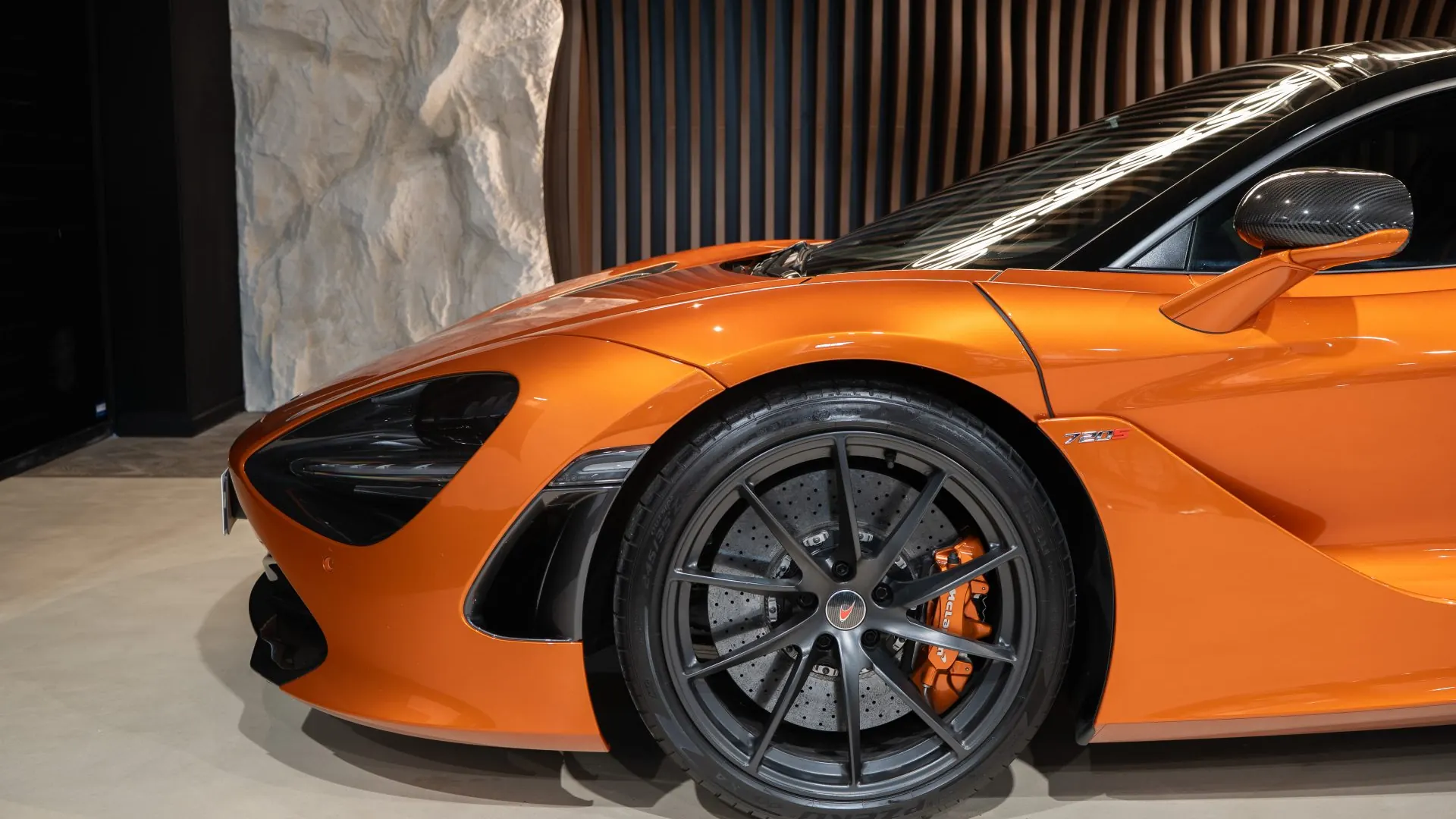 McLaren 720S — photo 26