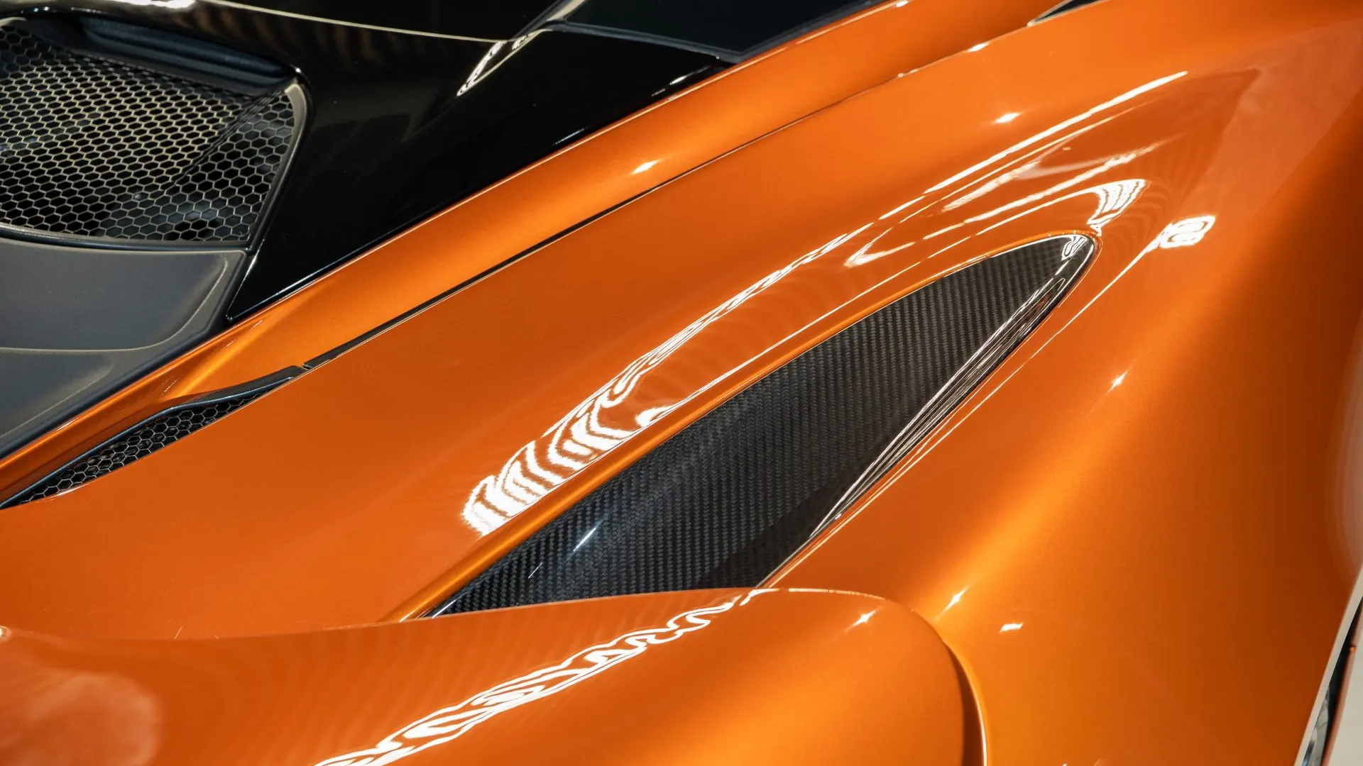 McLaren 720S — photo 46
