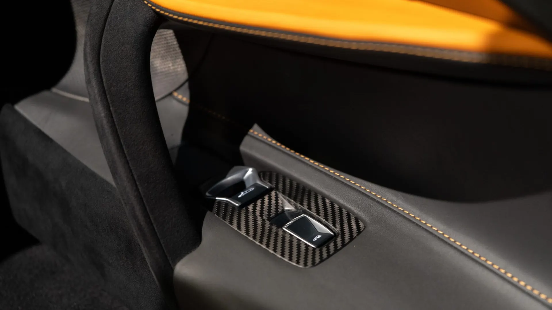 McLaren 720S — photo 24
