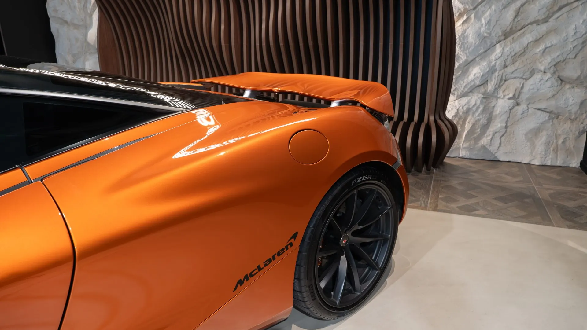 McLaren 720S — photo 35