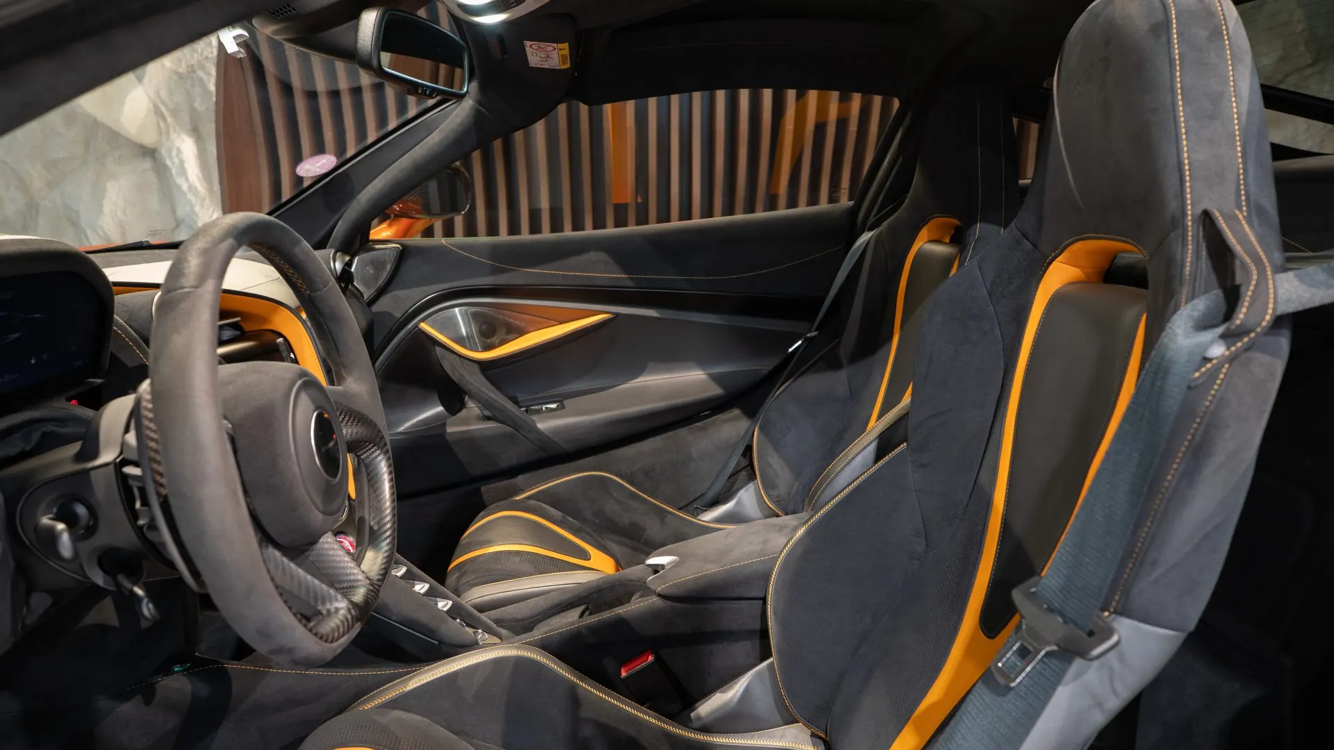 McLaren 720S — photo 8
