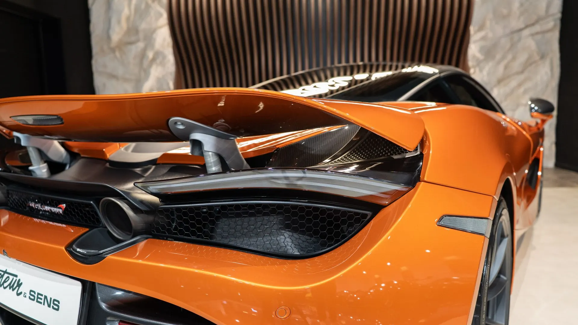 McLaren 720S — photo 43