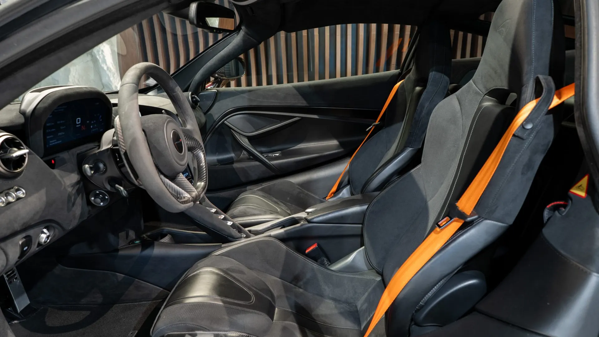 McLaren 720S — photo 9