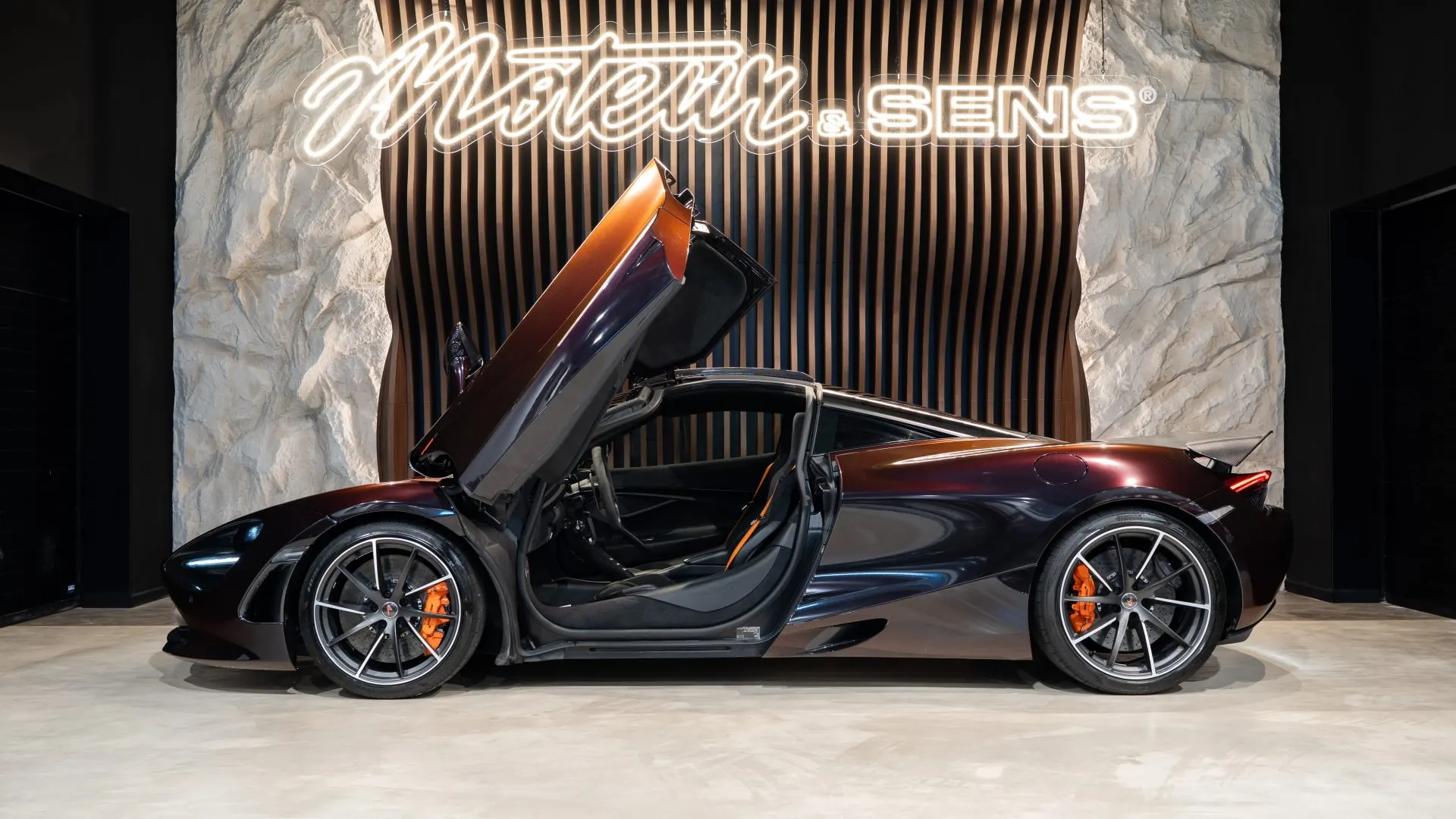 McLaren 720S — photo 33