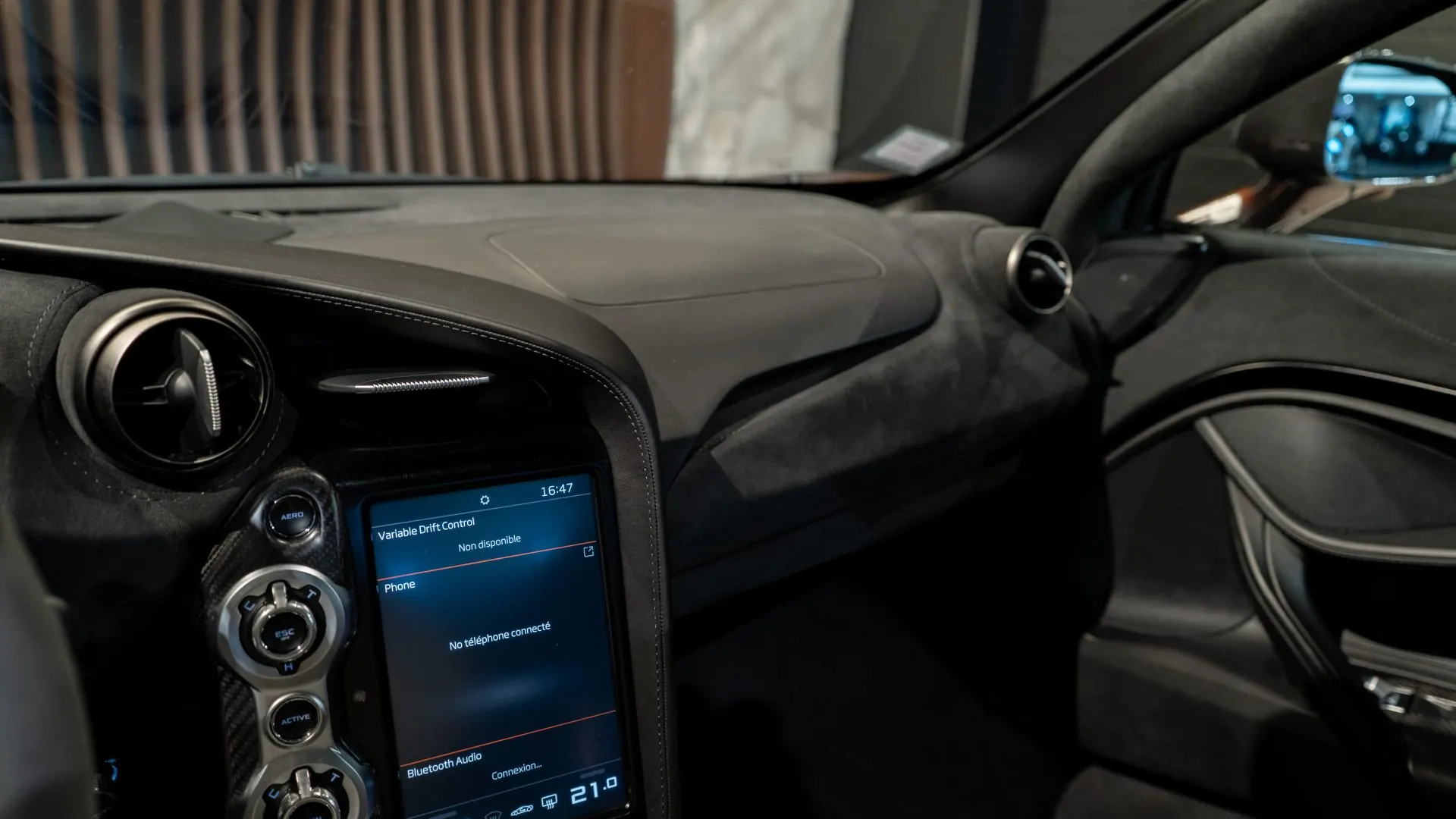 McLaren 720S — photo 22