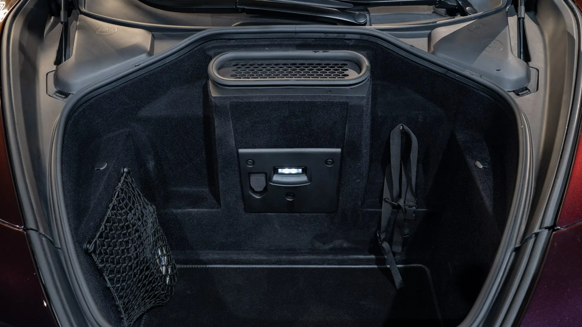 McLaren 720S — photo 26