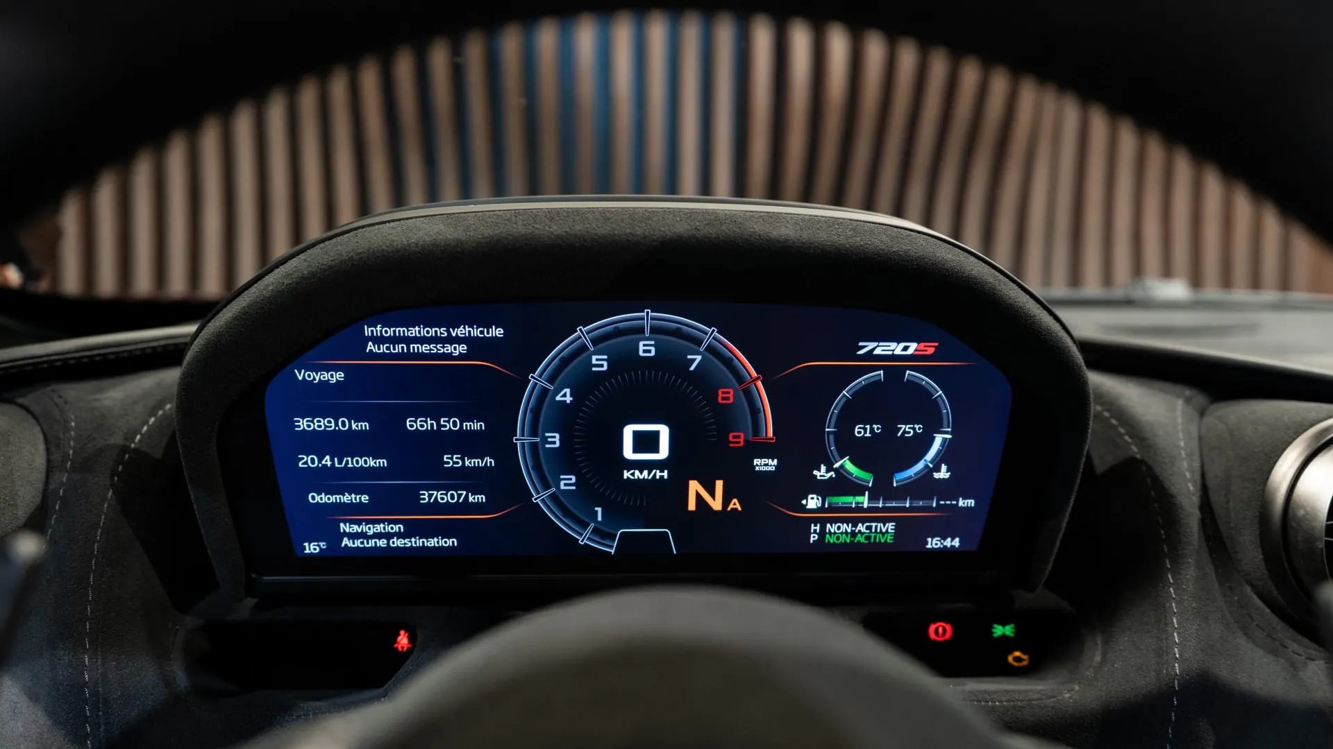 McLaren 720S — photo 16