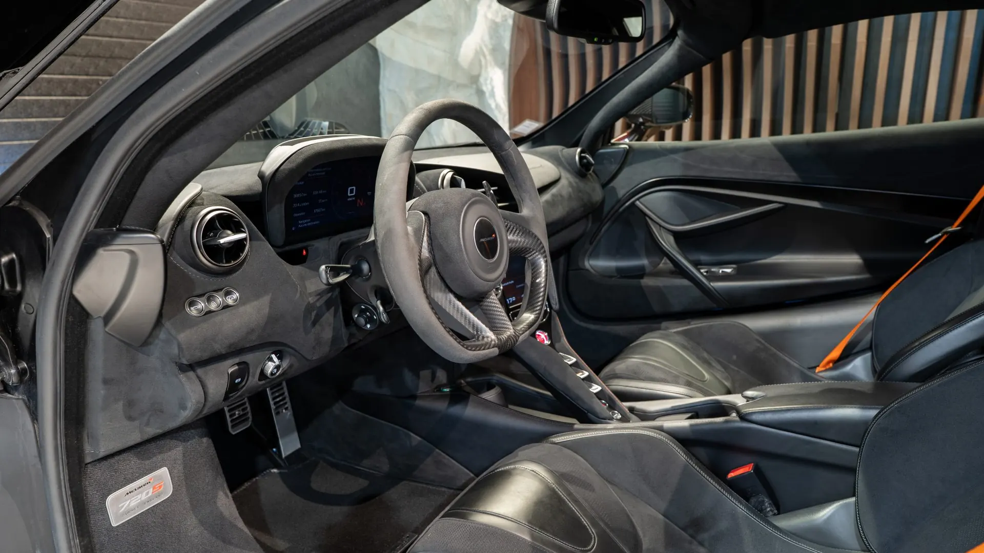 McLaren 720S — photo 10