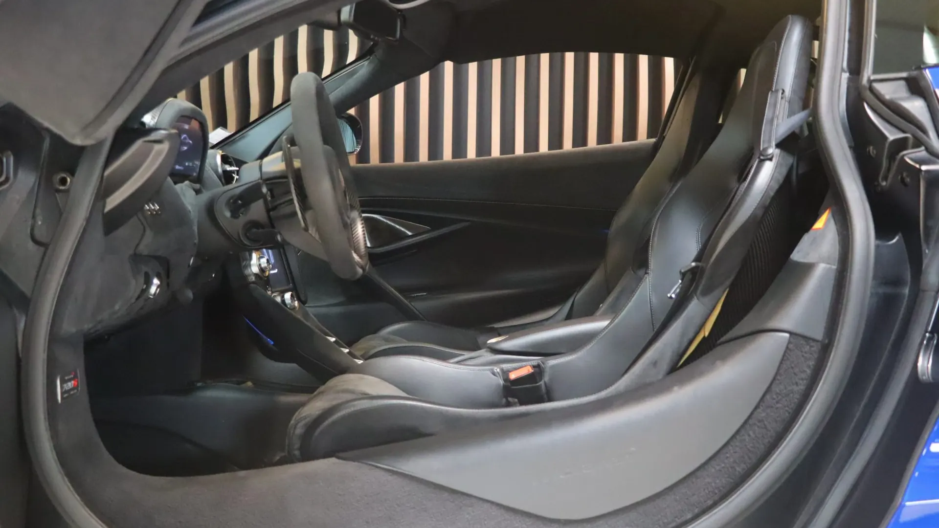 McLaren 720S — photo 7