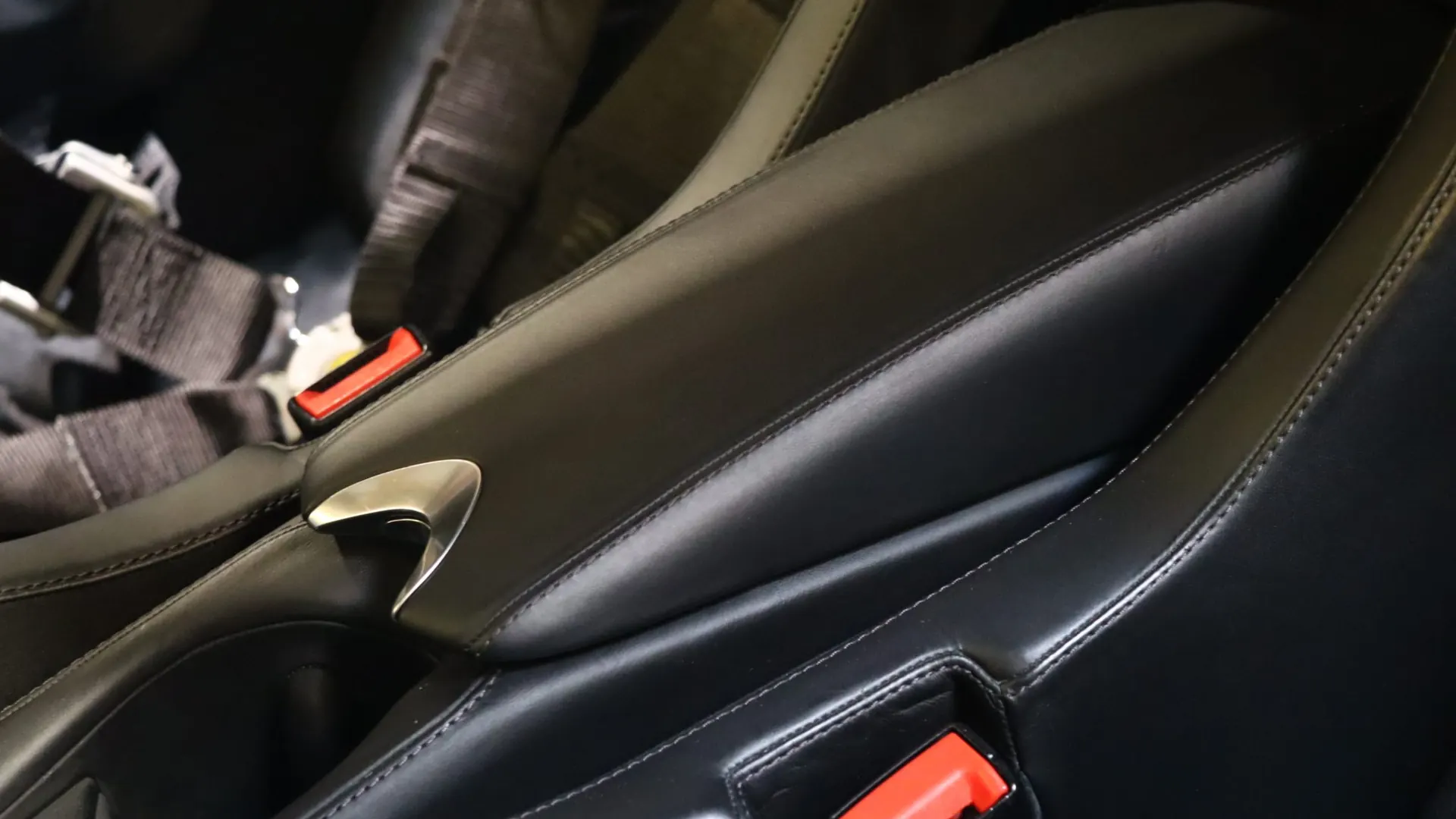McLaren 720S — photo 30