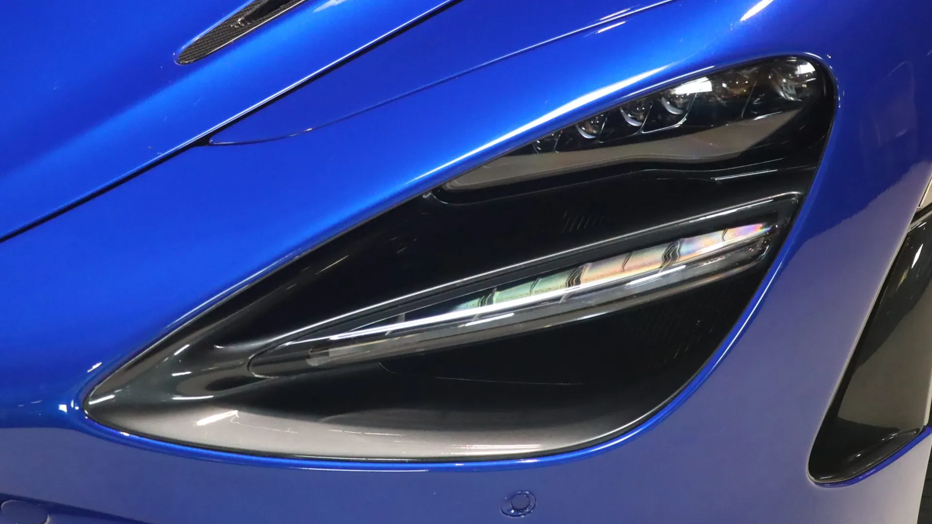 McLaren 720S — photo 36