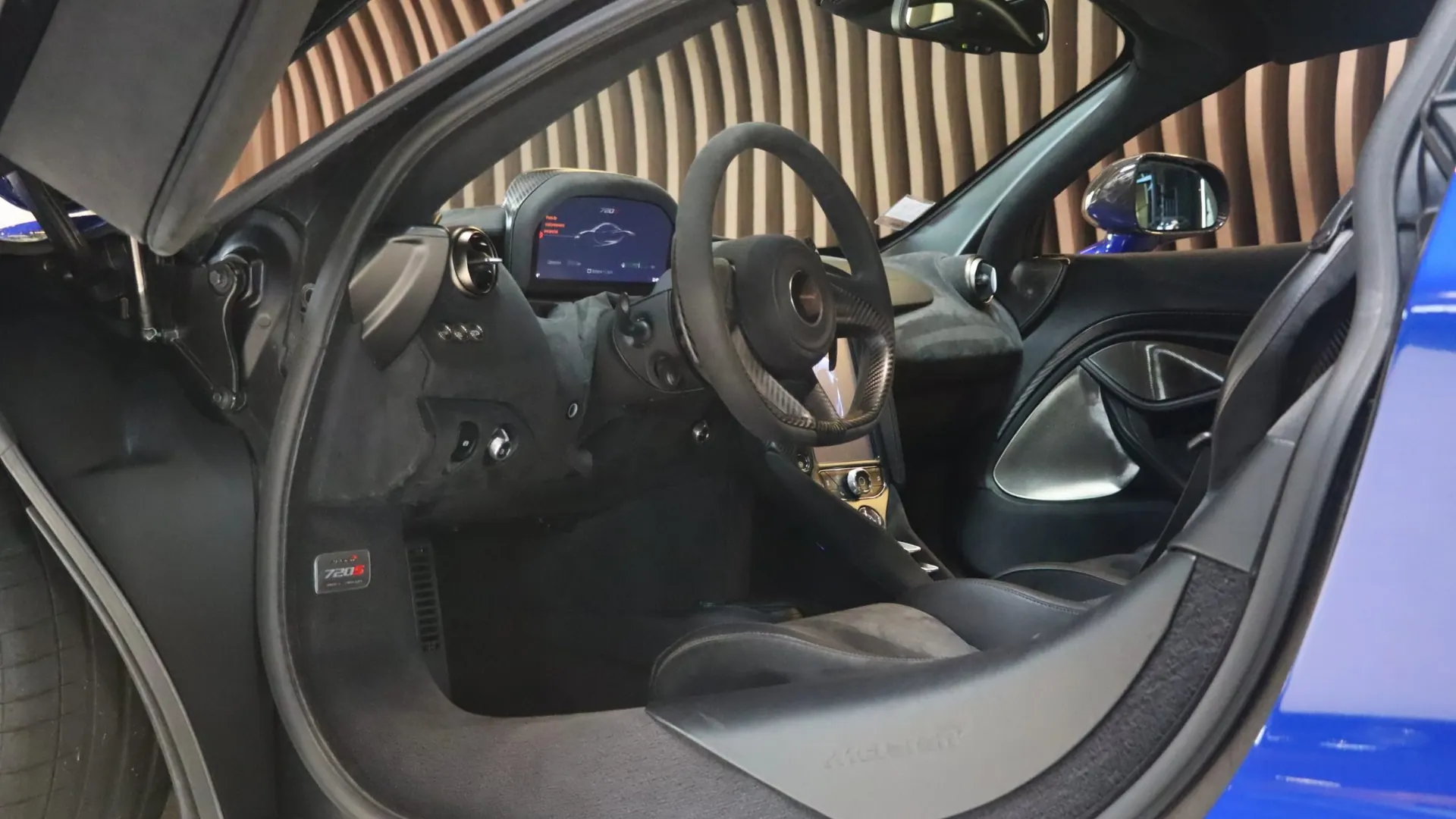 McLaren 720S — photo 8