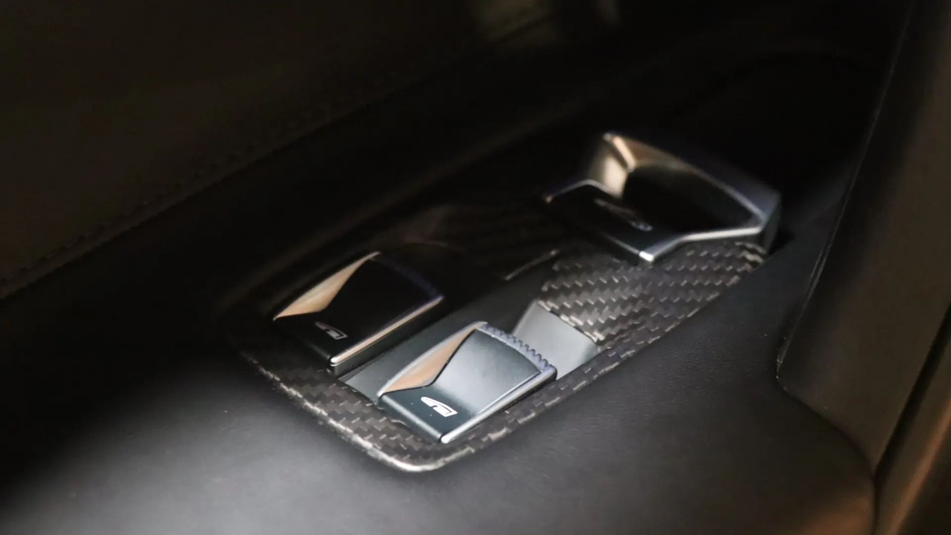 McLaren 720S — photo 11