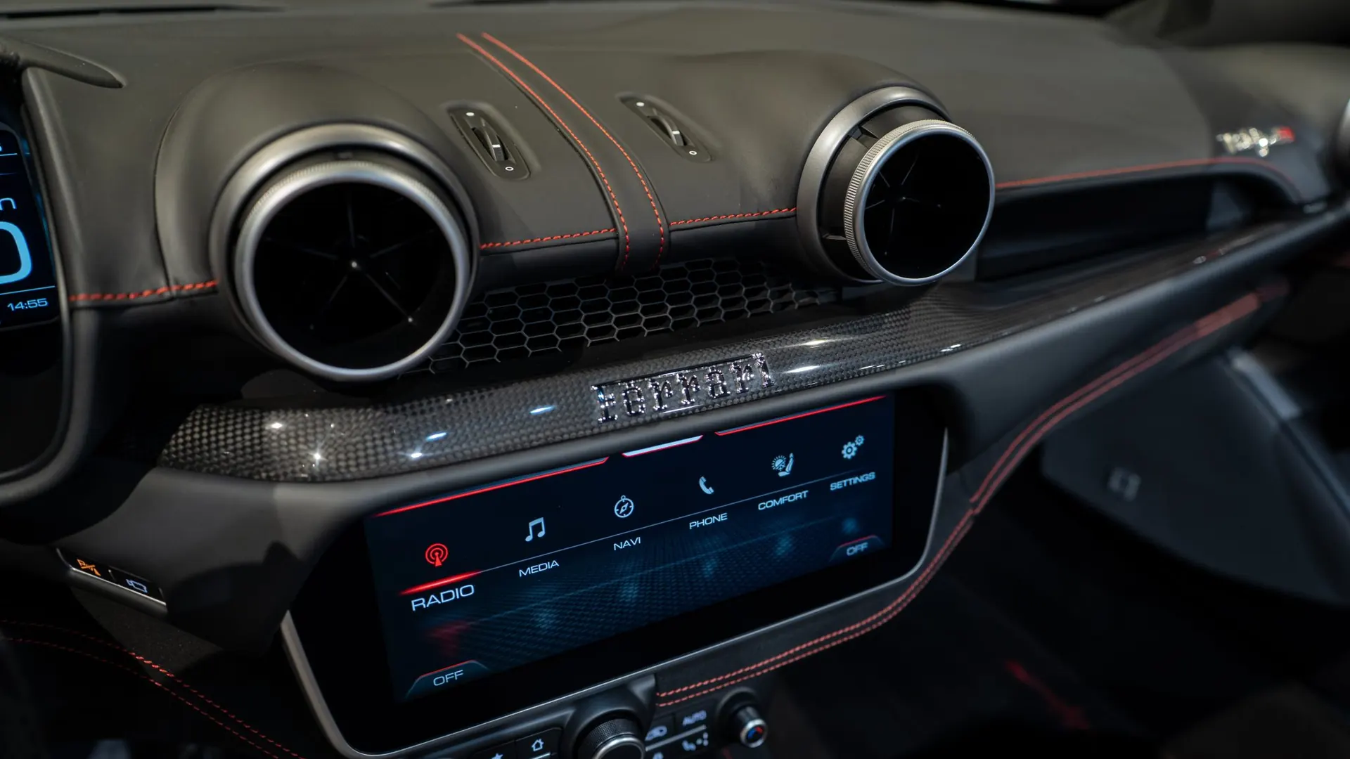 Ferrari Portofino — photo 21
