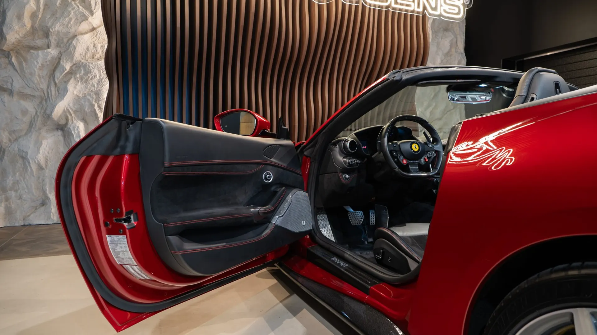Ferrari Portofino — photo 11