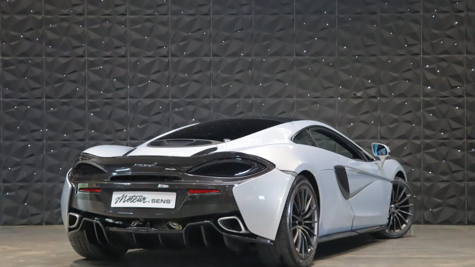 McLaren 570GT — photo 2