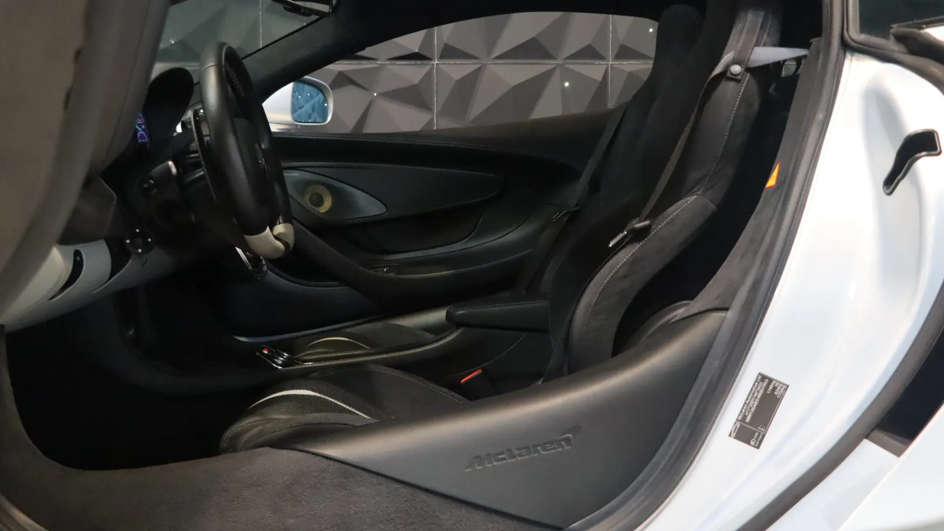 McLaren 570GT — photo 7