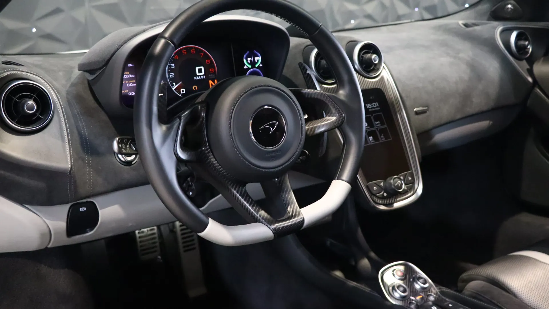 McLaren 570GT — photo 15
