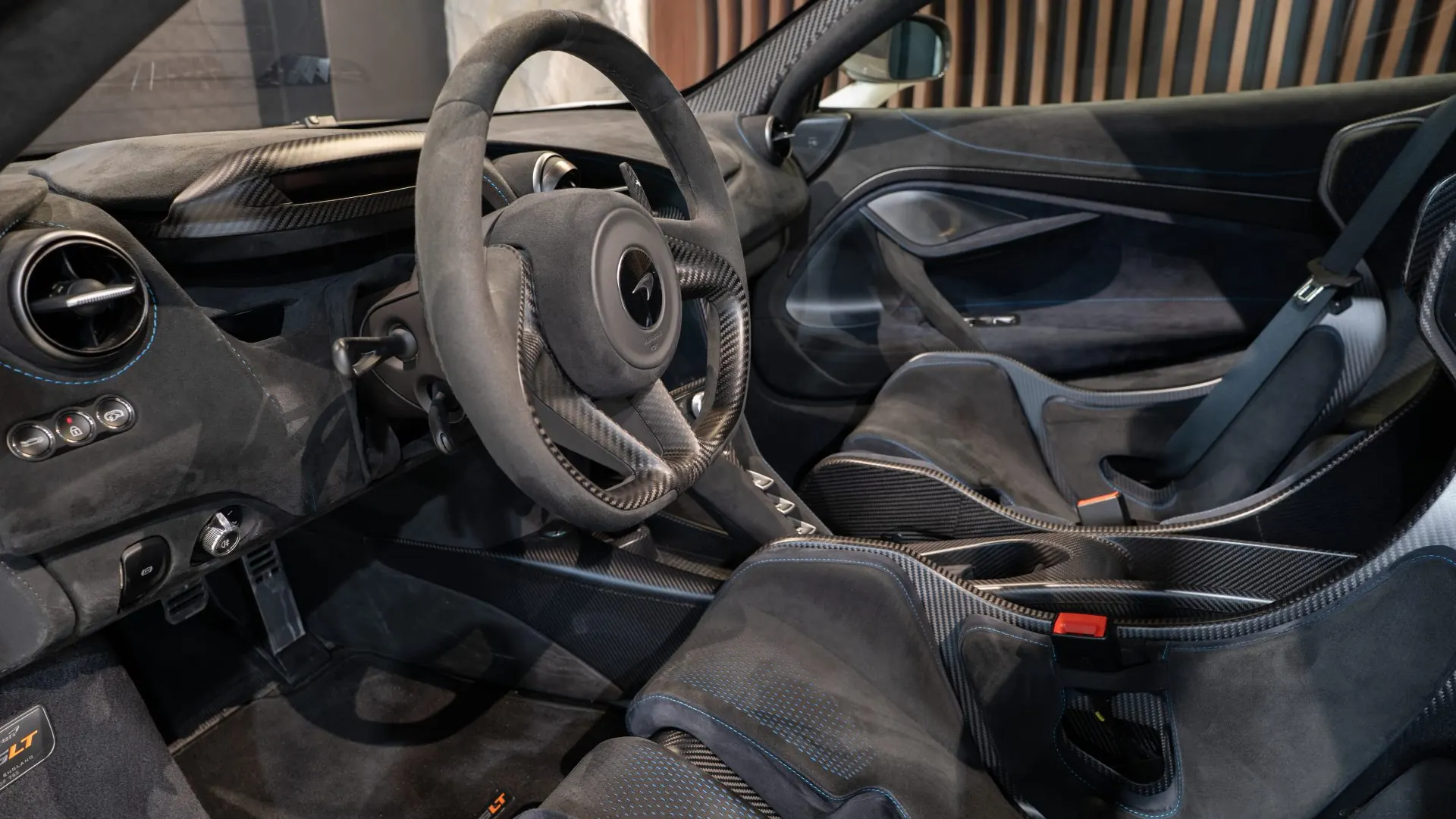 McLaren 765LT — photo 9