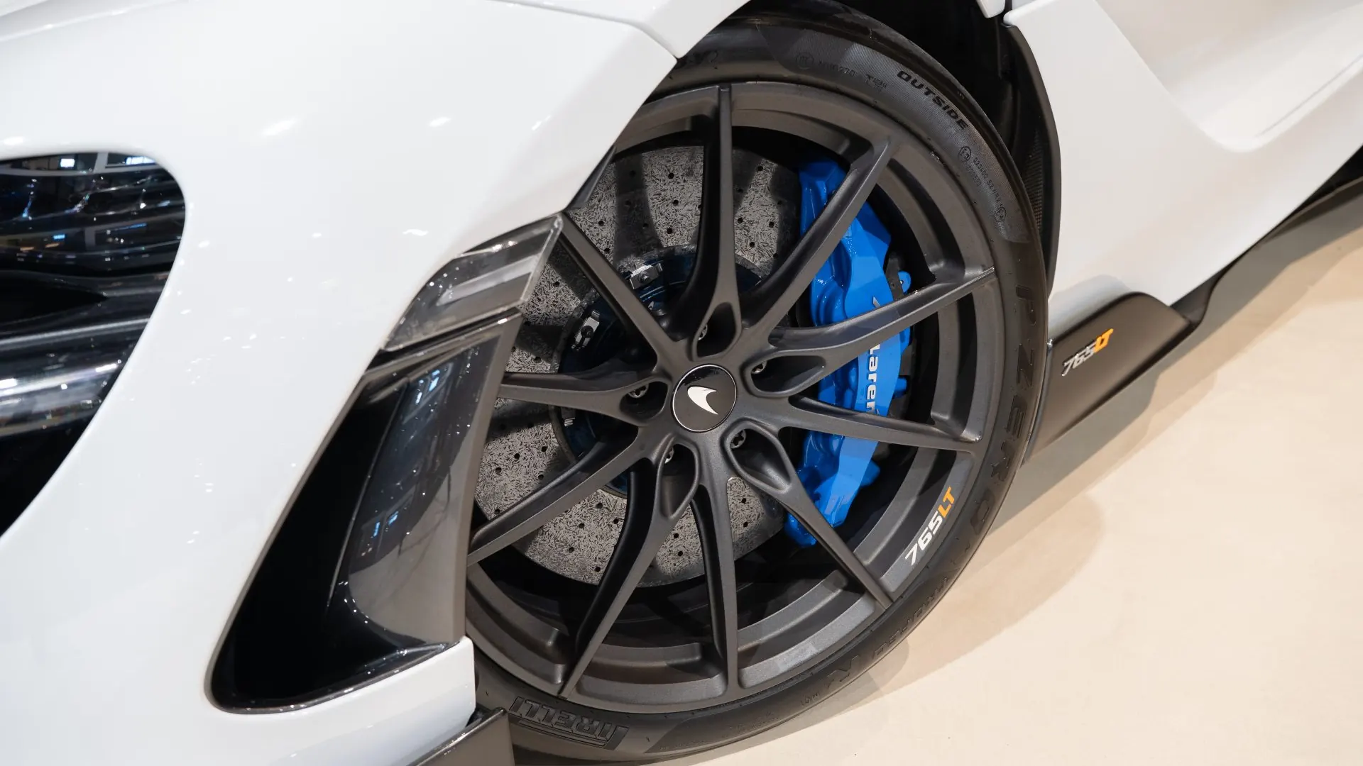 McLaren 765LT — photo 44