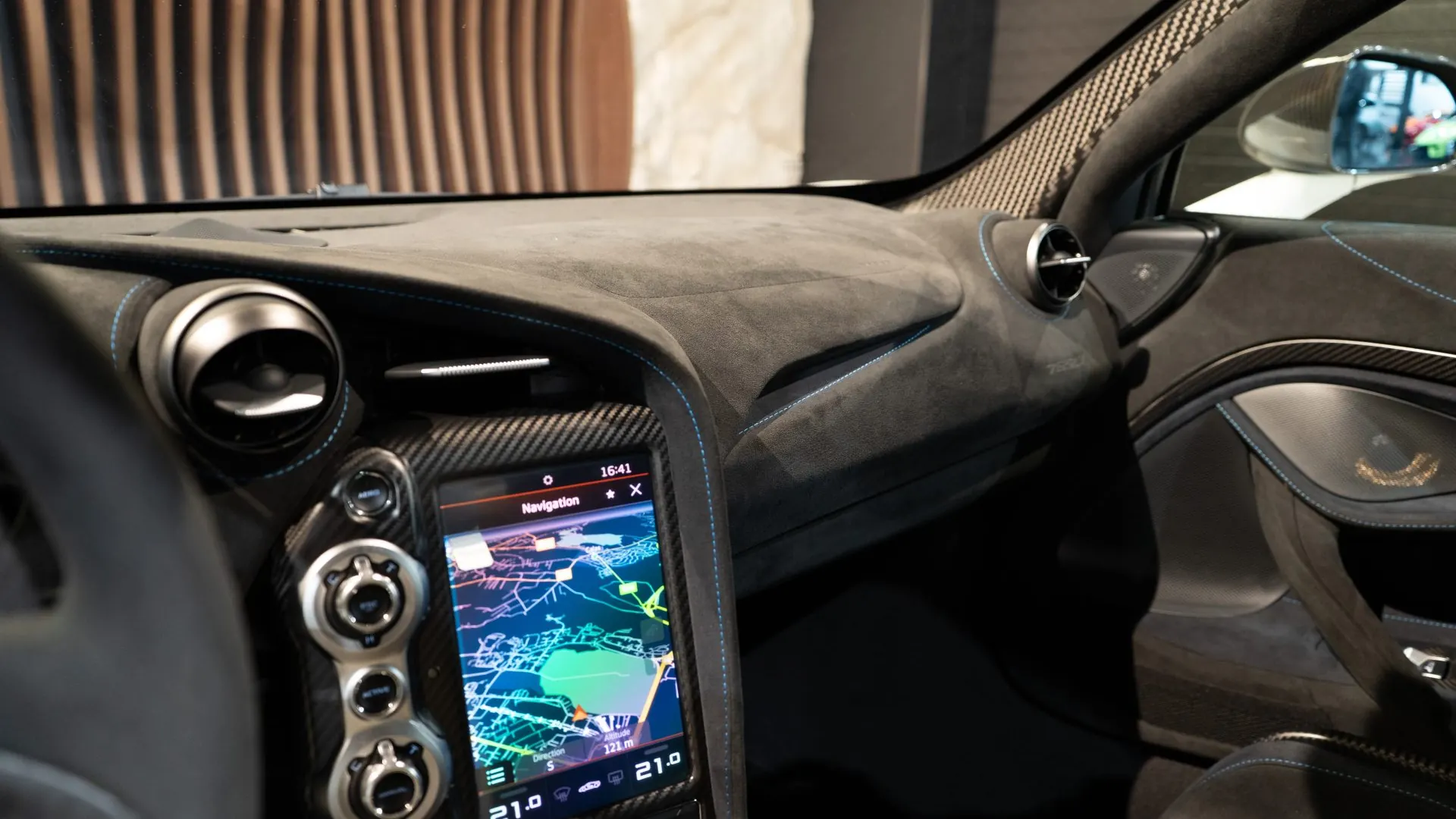 McLaren 765LT — photo 17