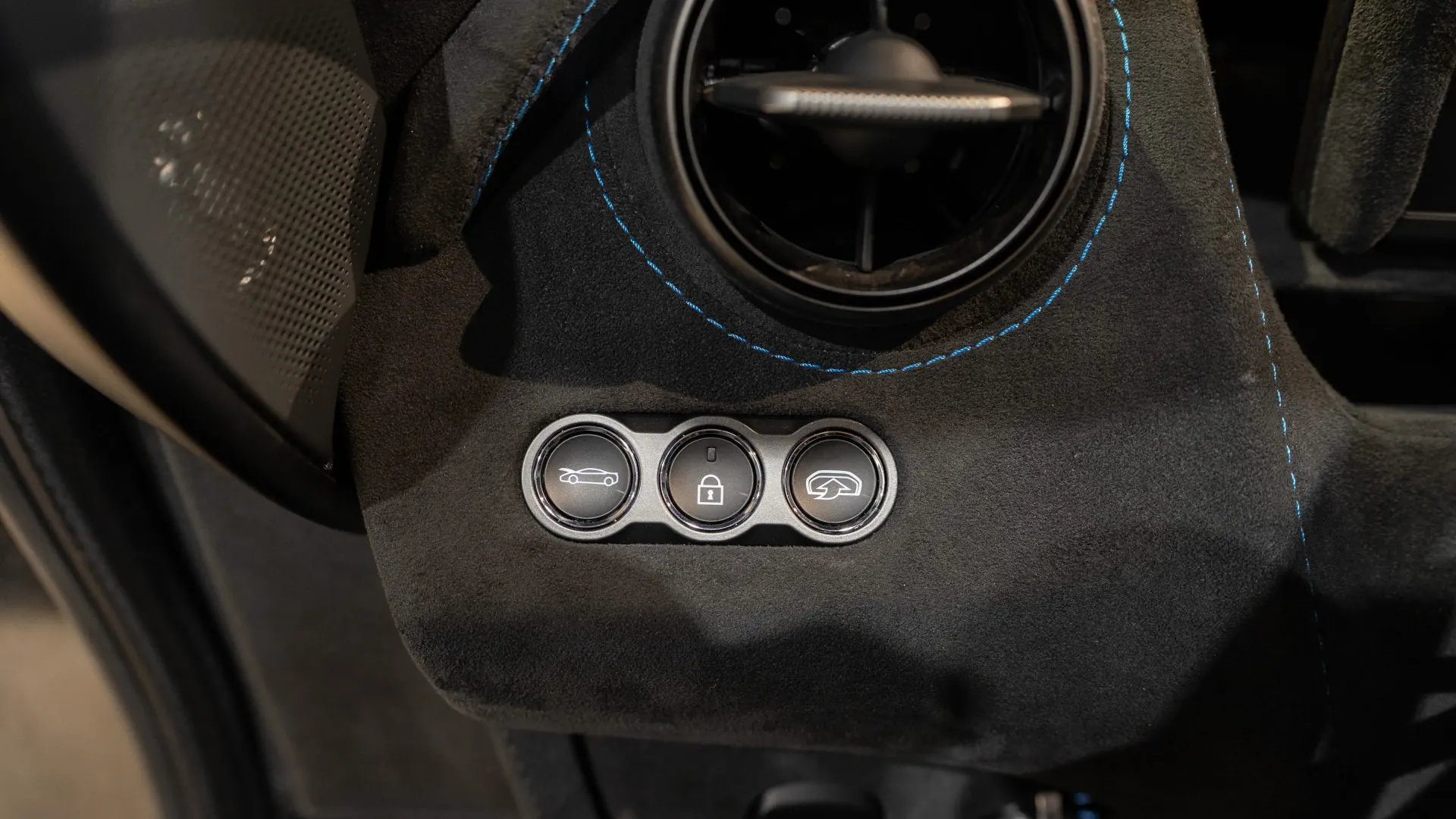 McLaren 765LT — photo 12