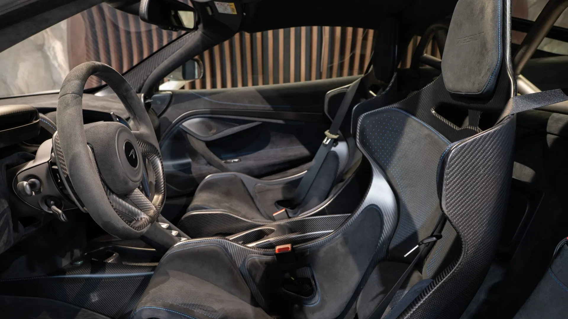 McLaren 765LT — photo 8