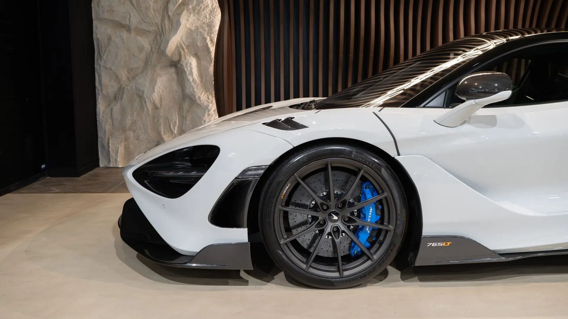 McLaren 765LT — photo 45