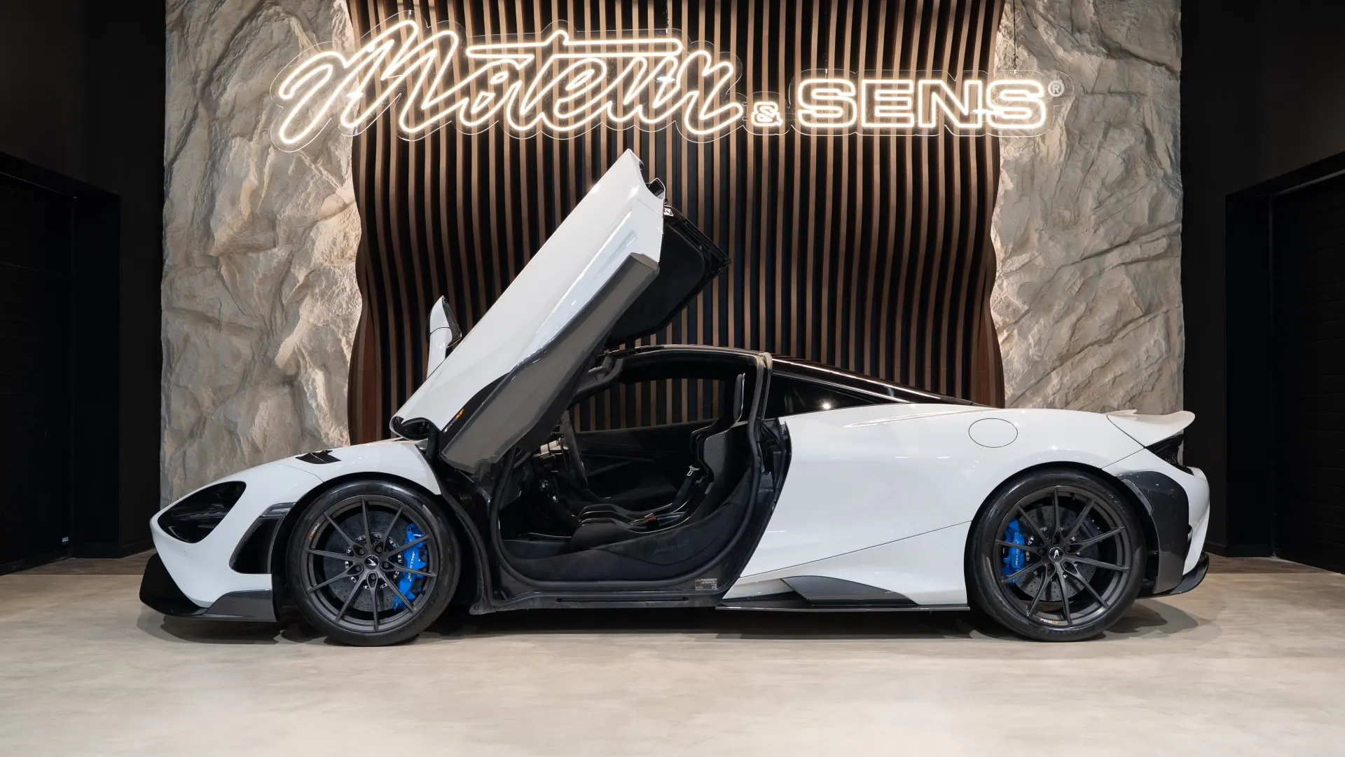 McLaren 765LT — photo 39