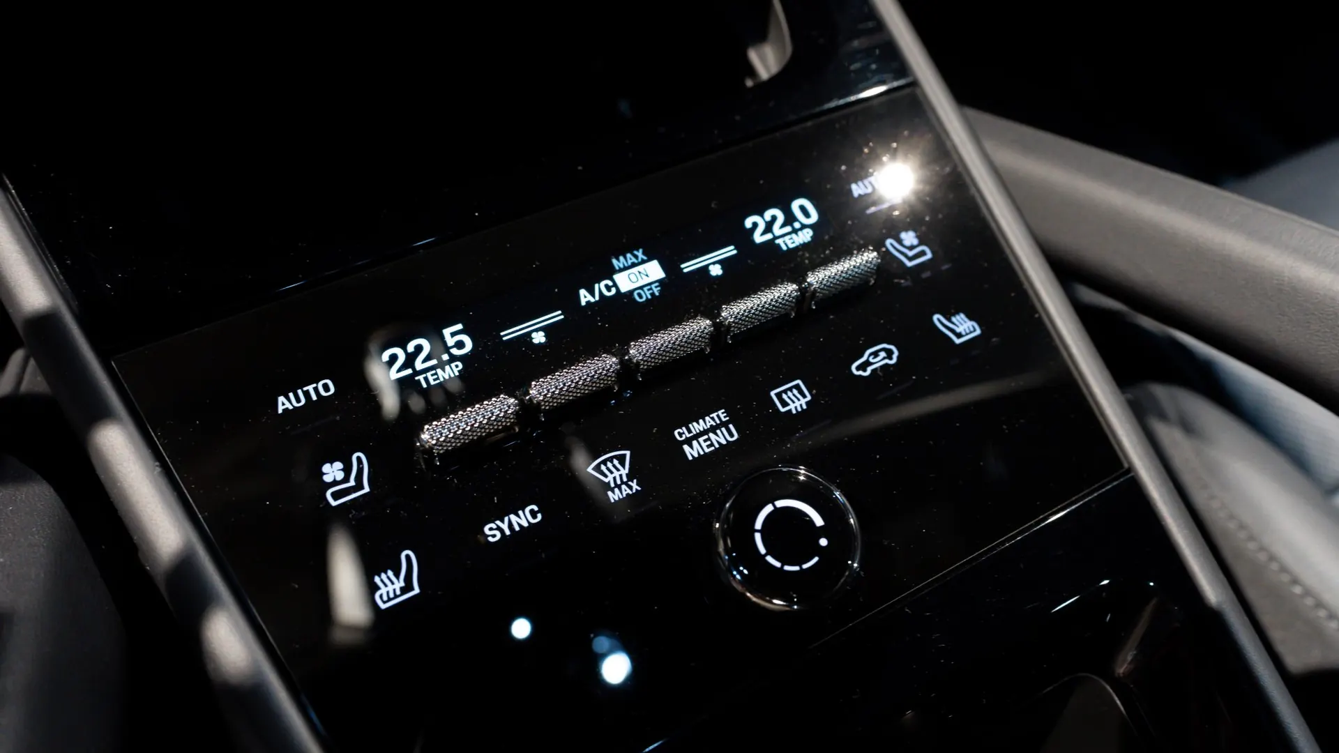 Porsche Cayenne — photo 31
