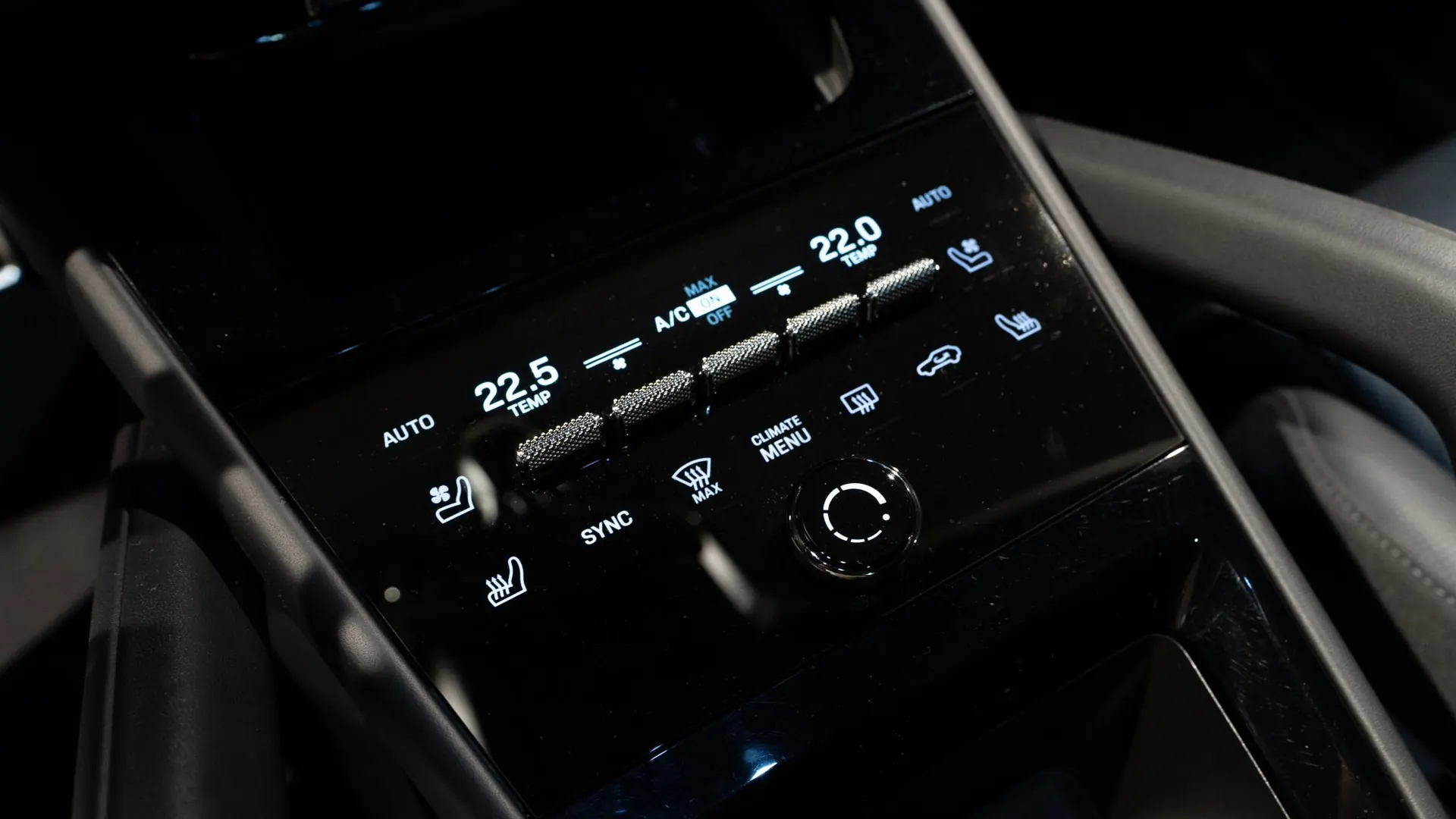 Porsche Cayenne — photo 22