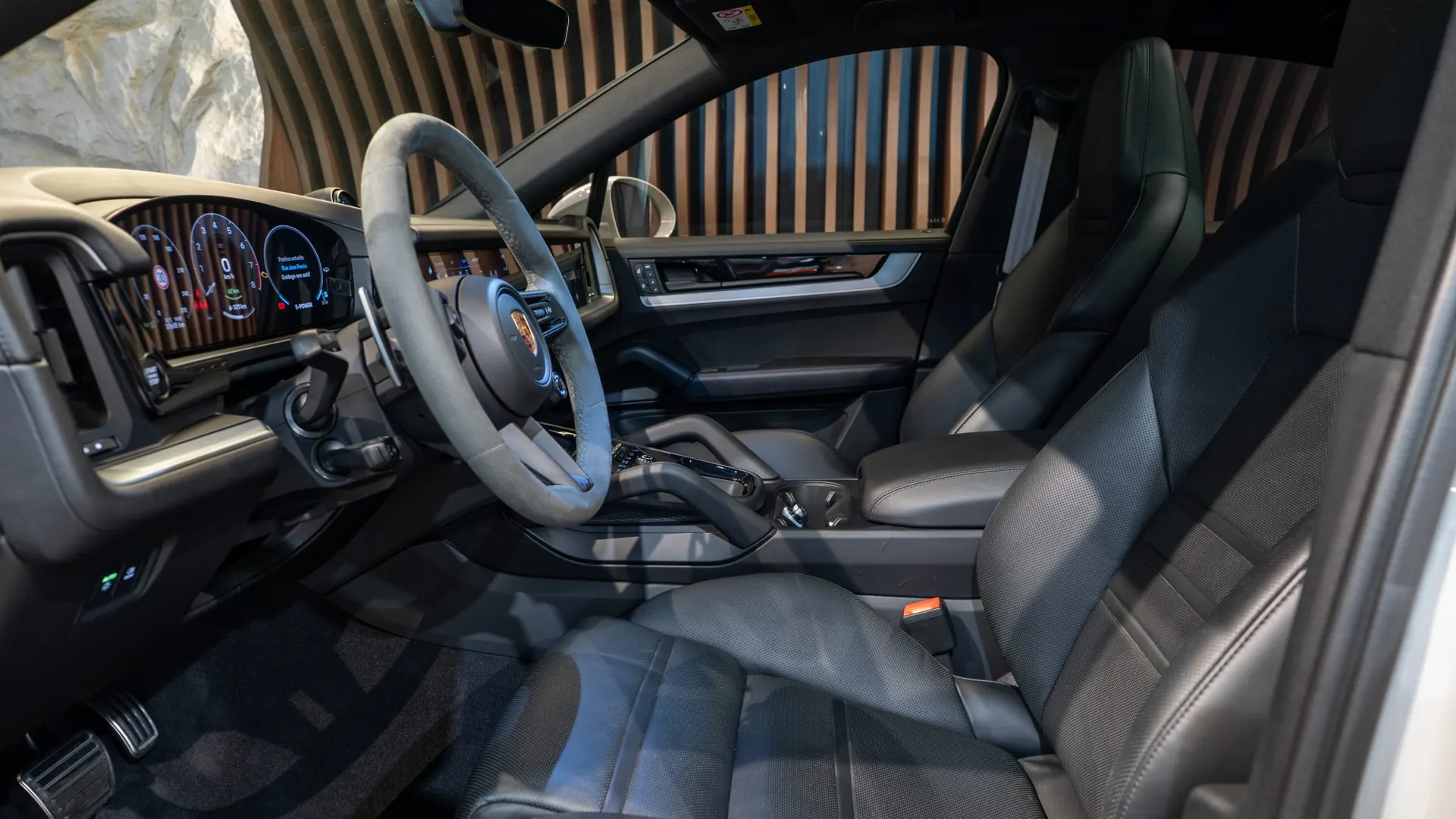 Porsche Cayenne — photo 7