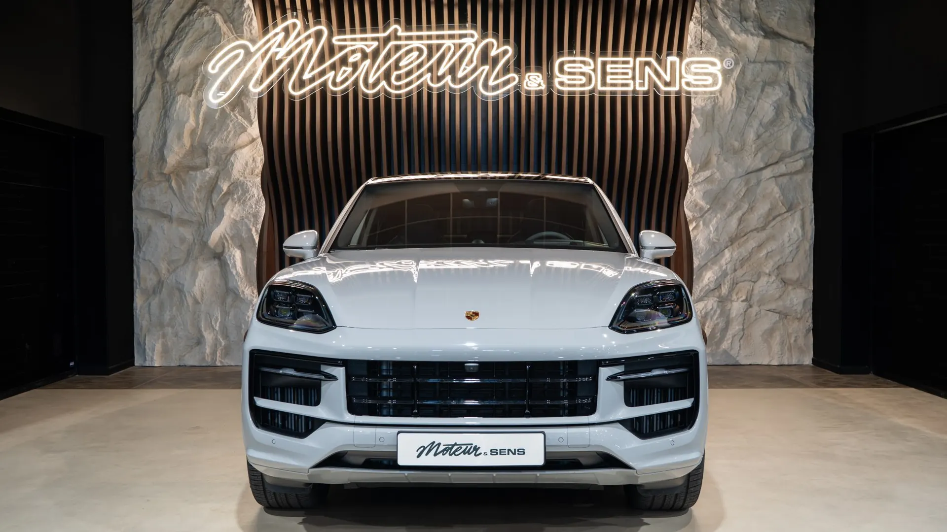 Porsche Cayenne — photo 3