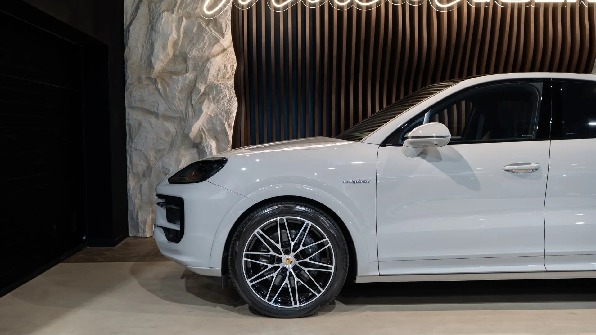 Porsche Cayenne — photo 38