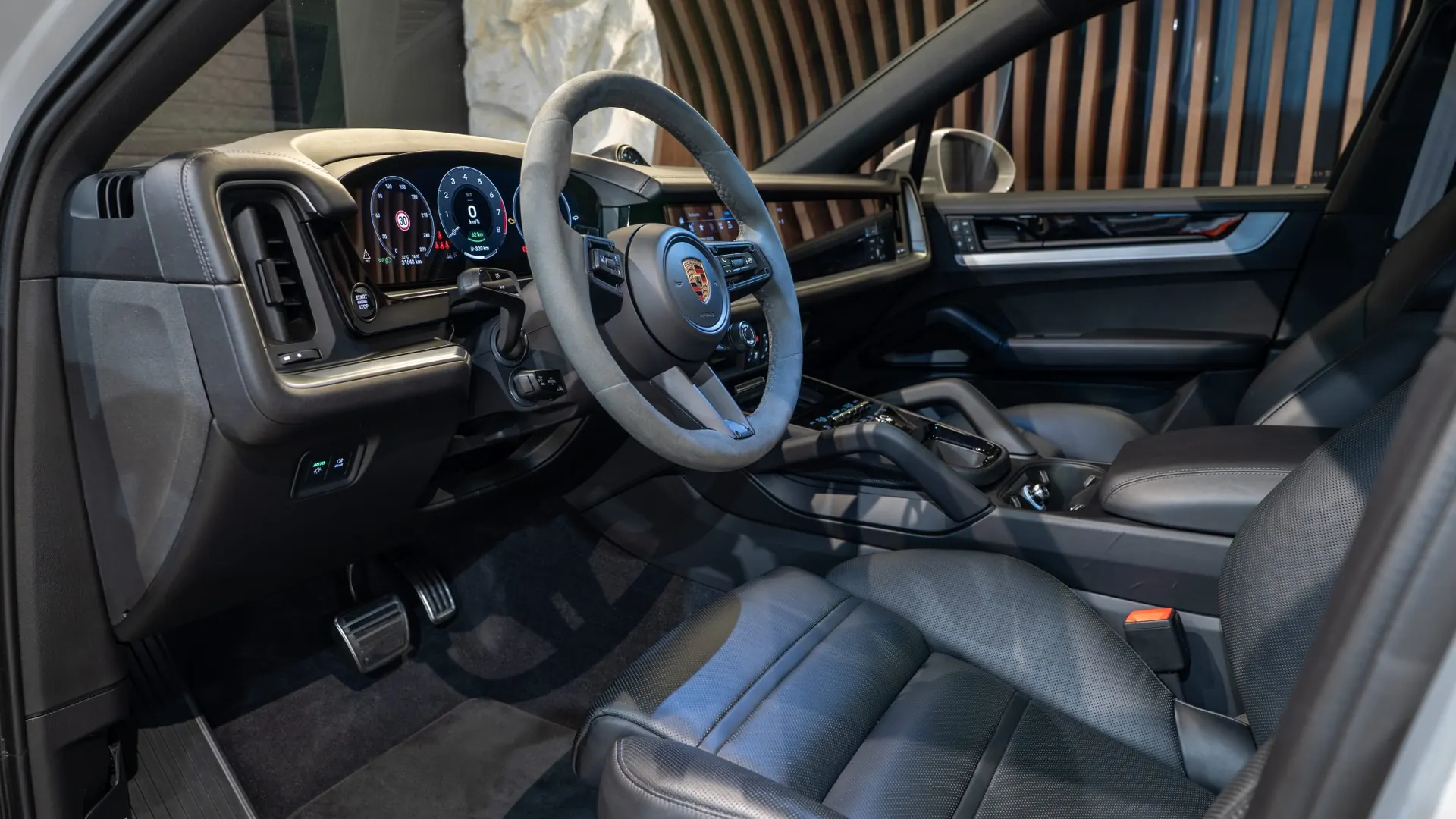 Porsche Cayenne — photo 8